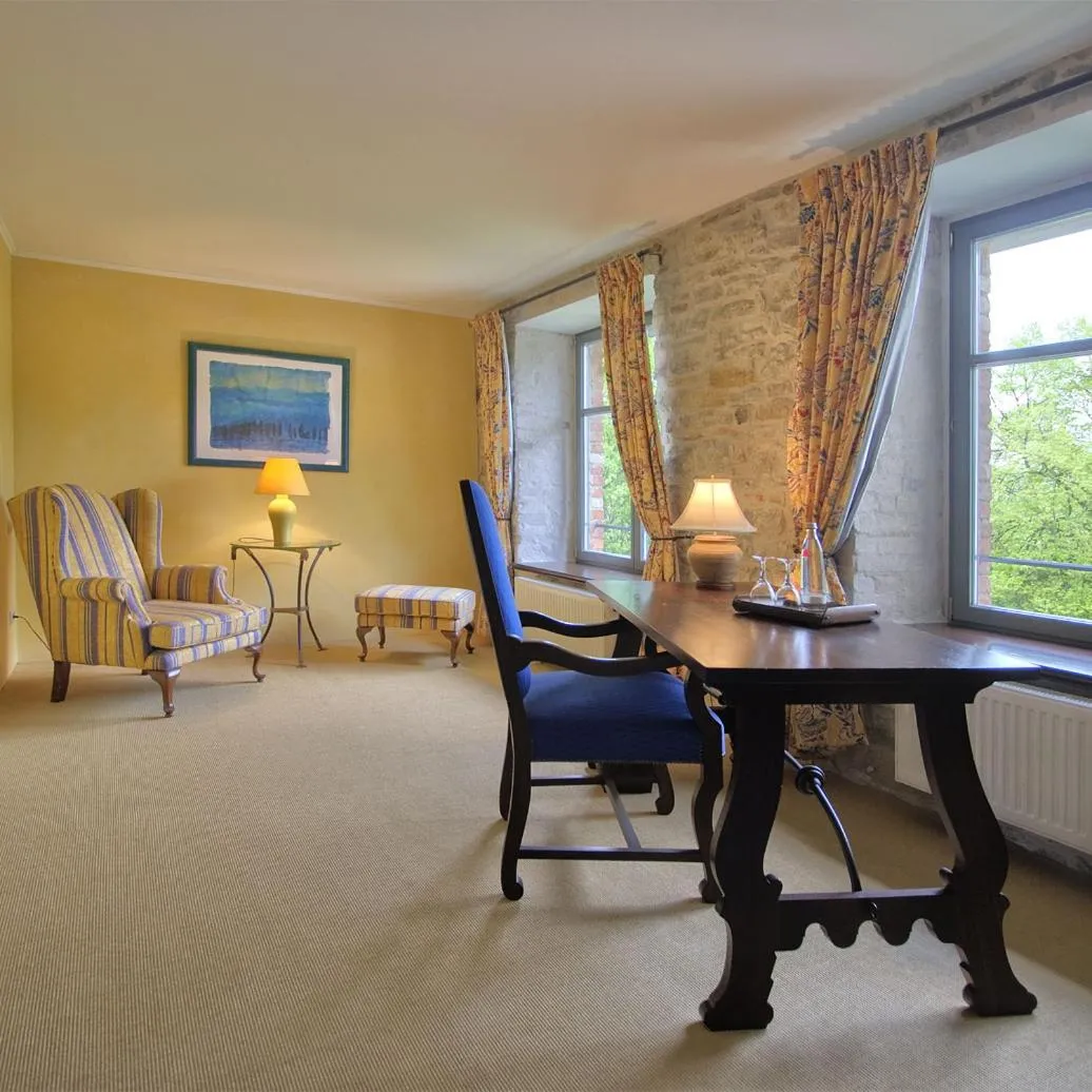 Seating area in Hotel Burg Wanzleben