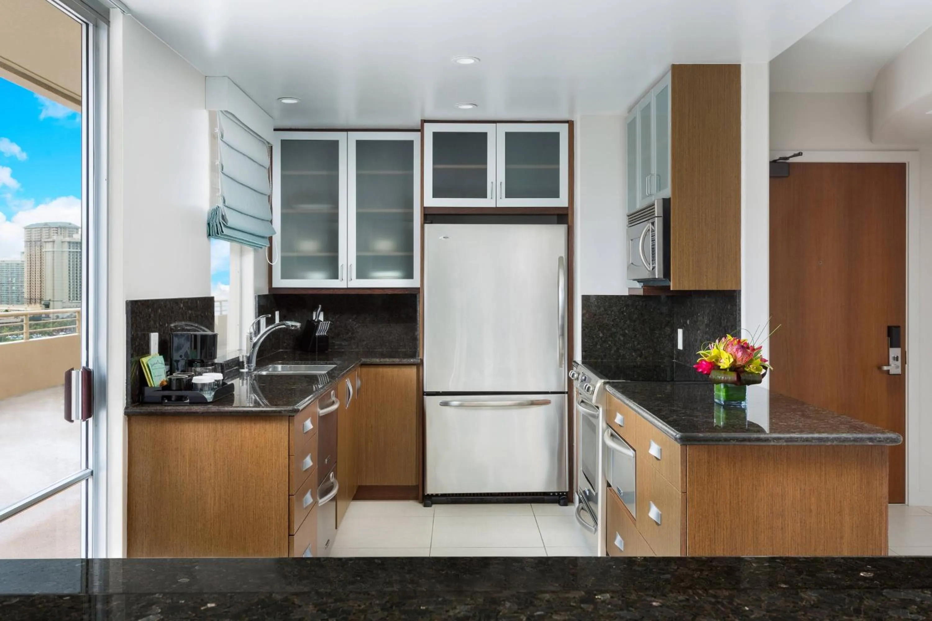 Kitchen or kitchenette in Courtyard by Marriott Waikiki Beach