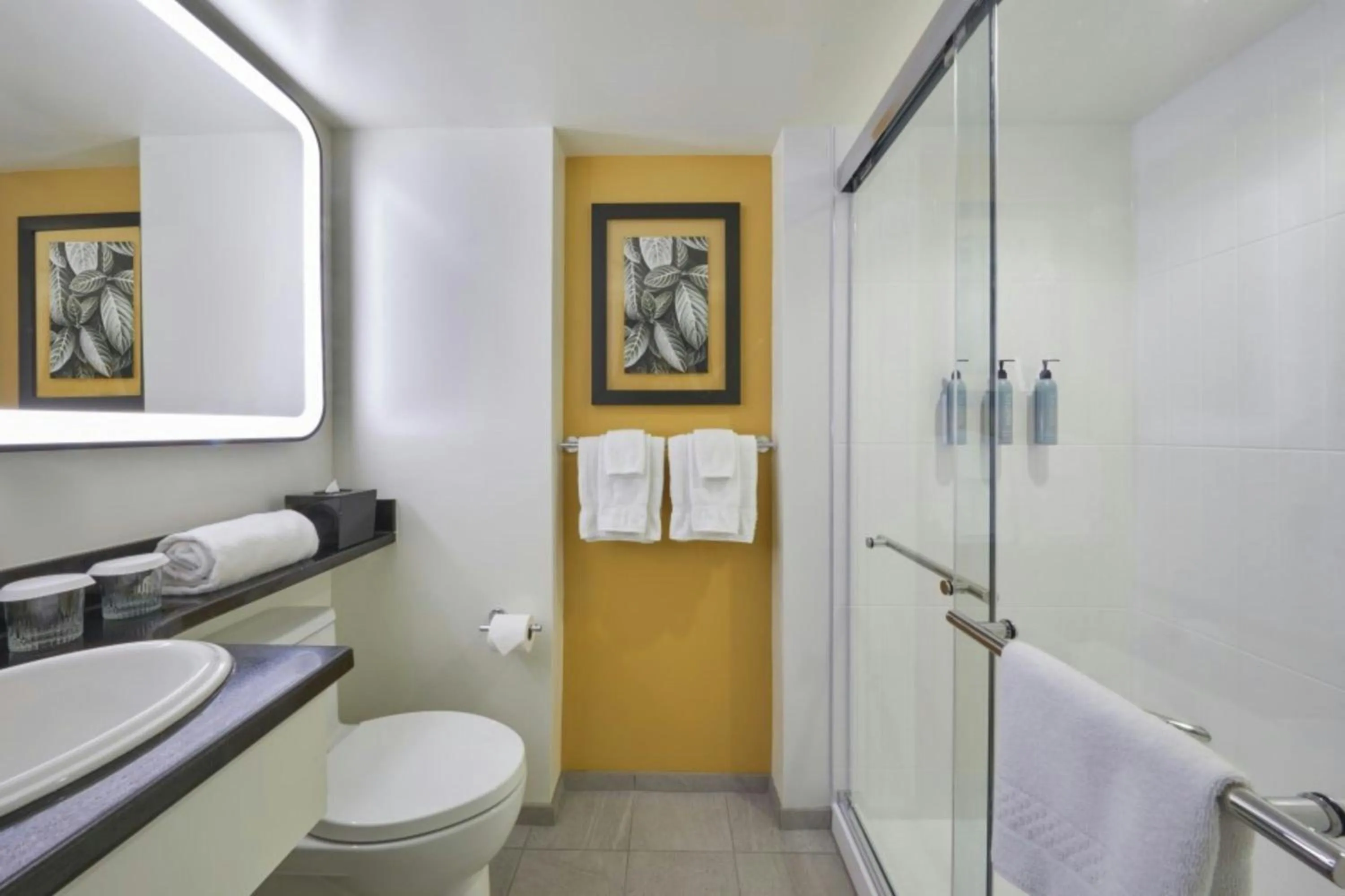 Bathroom in Courtyard by Marriott Waikiki Beach