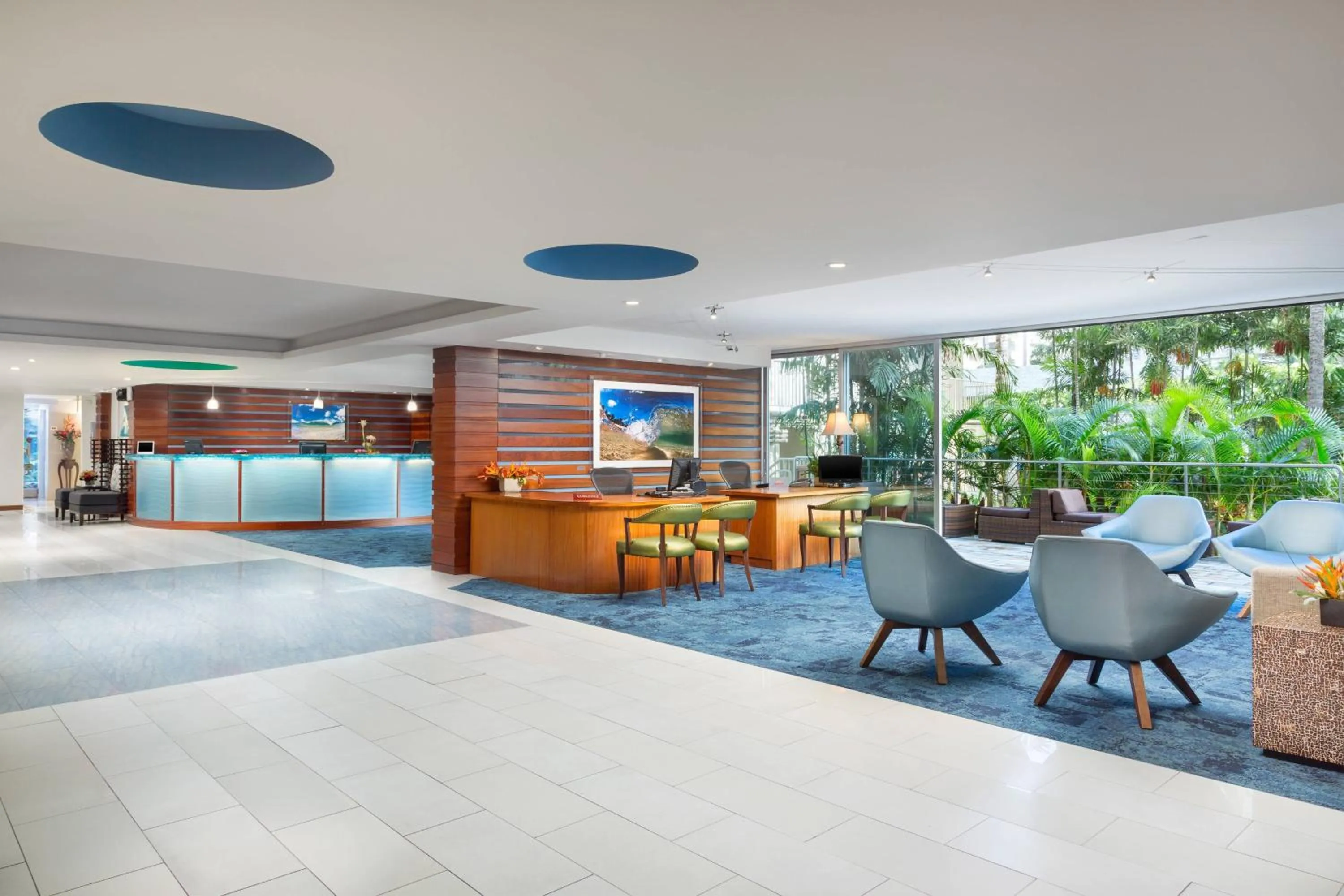 Lobby or reception in Courtyard by Marriott Waikiki Beach