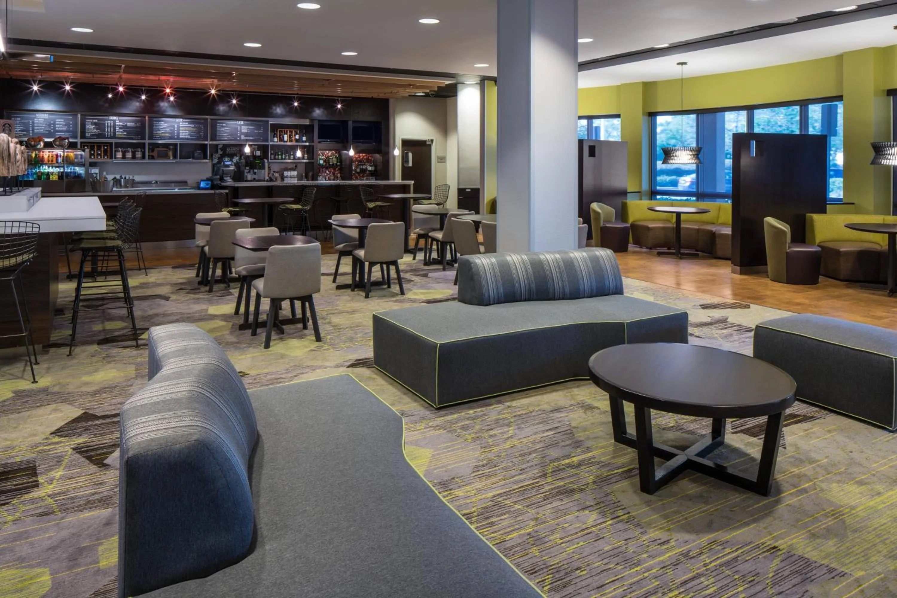 Restaurant/places to eat in Courtyard by Marriott Miami West/FL Turnpike