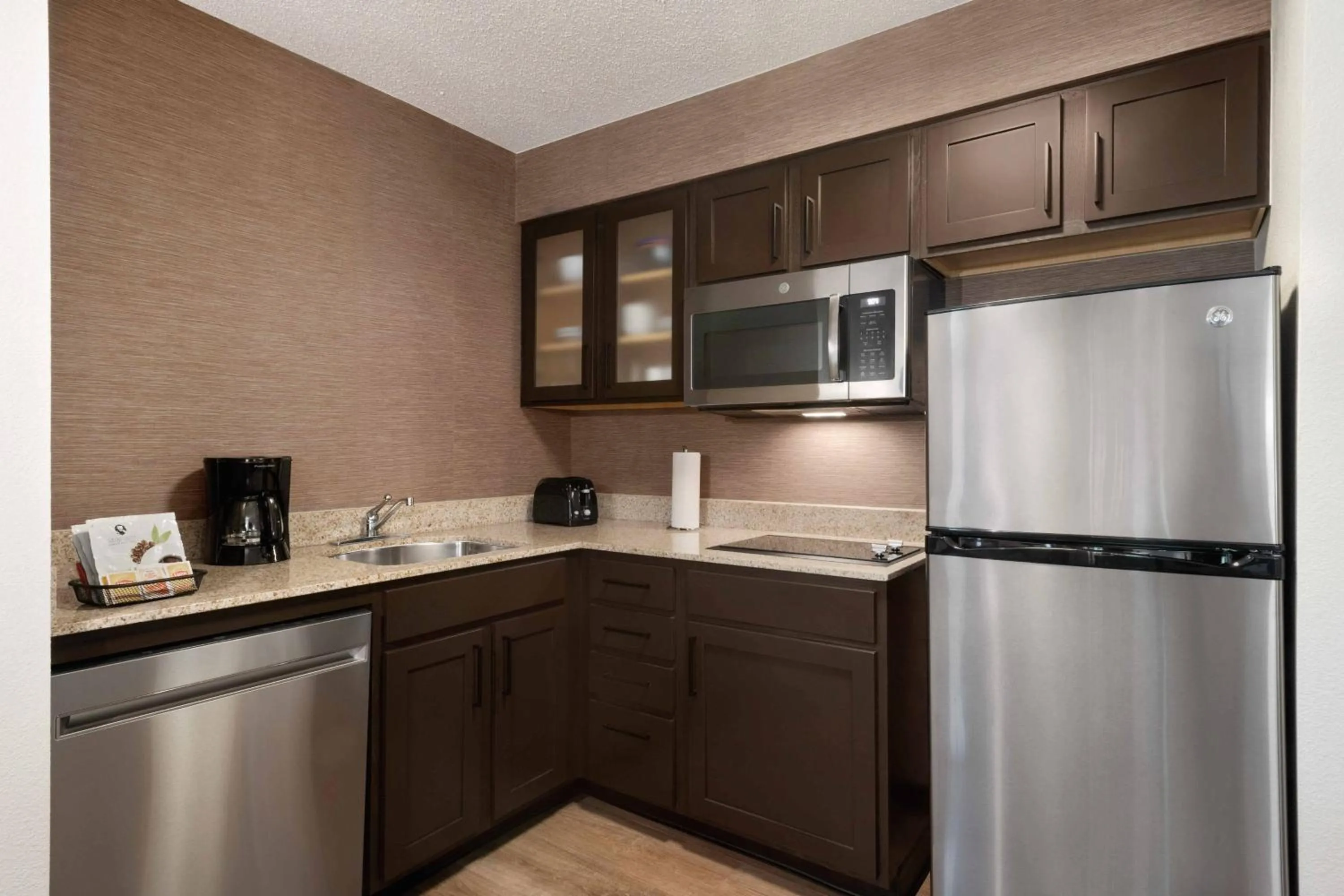 Kitchen or kitchenette in Residence Inn Houston The Woodlands/Market Street