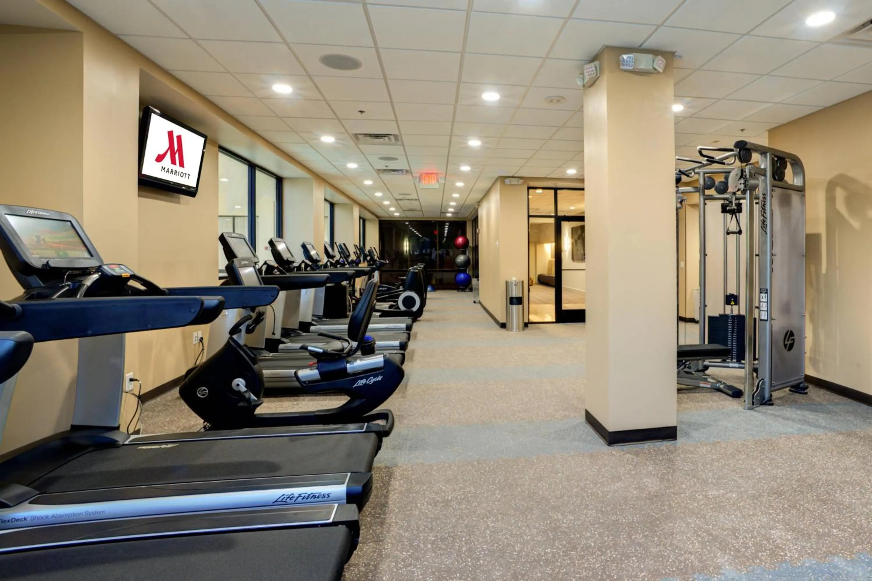 Fitness centre/facilities in Houston Marriott North