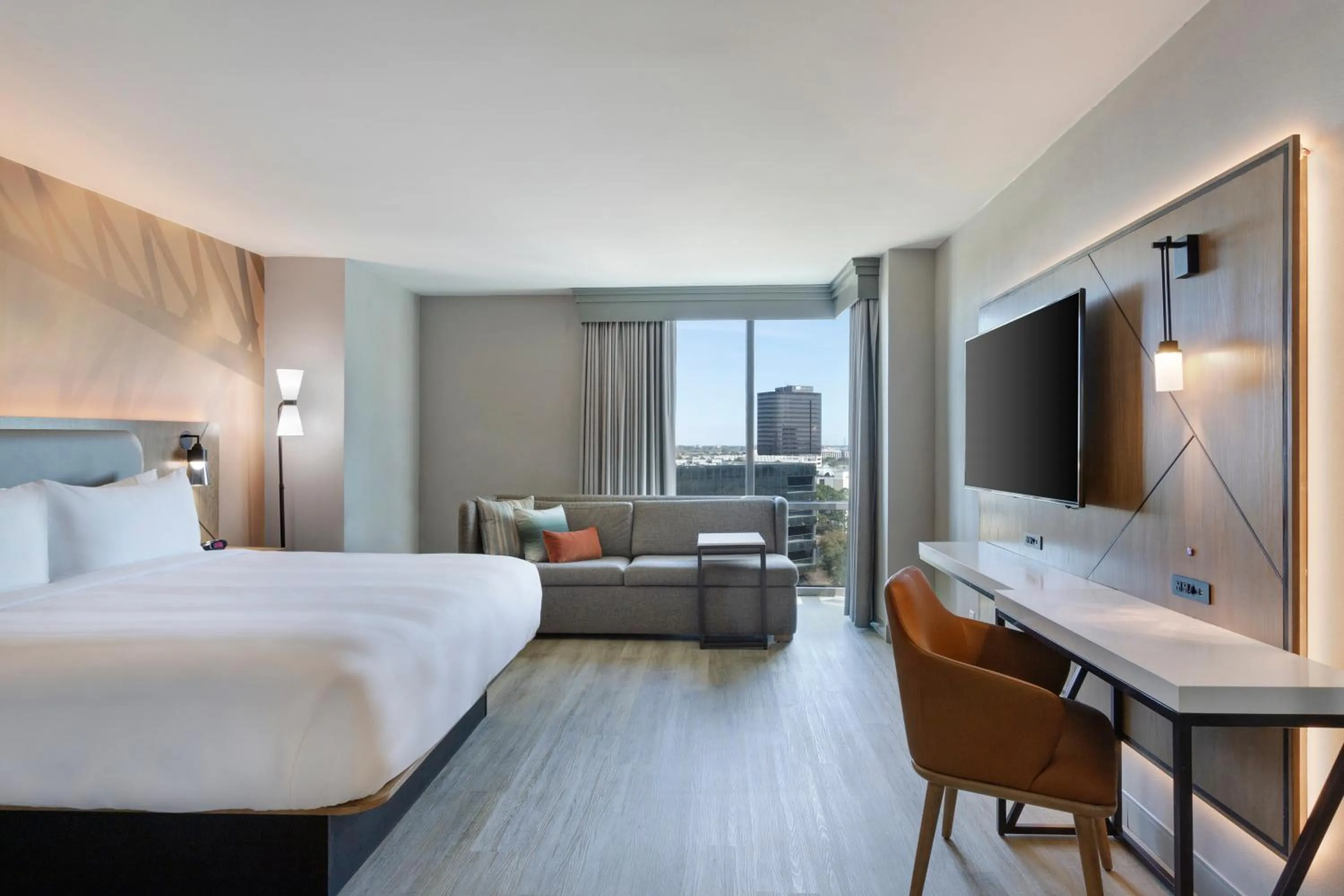 Property building, Bed in Houston Marriott North