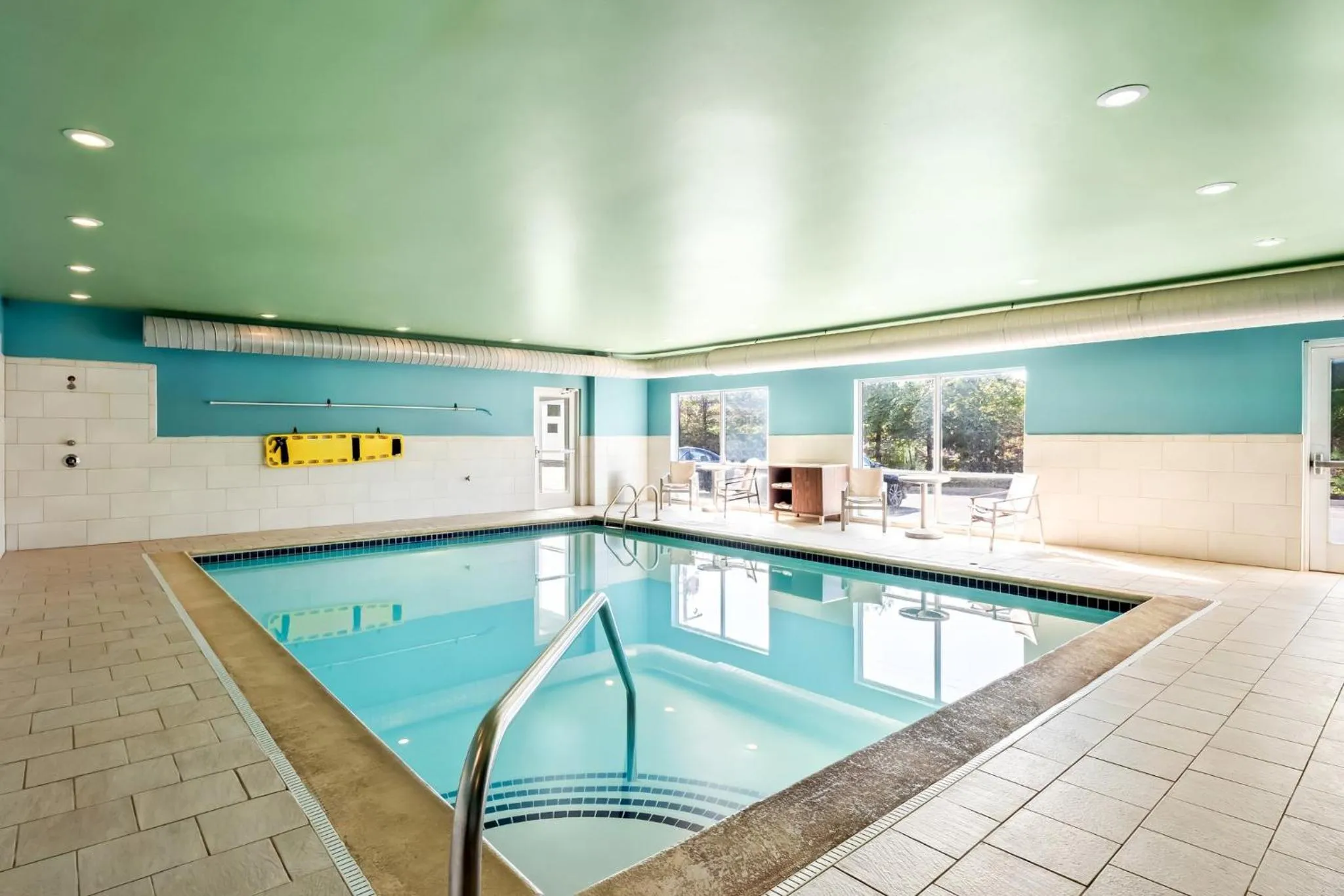 Swimming pool in Holiday Inn Express & Suites - Detroit Northwest - Livonia by IHG