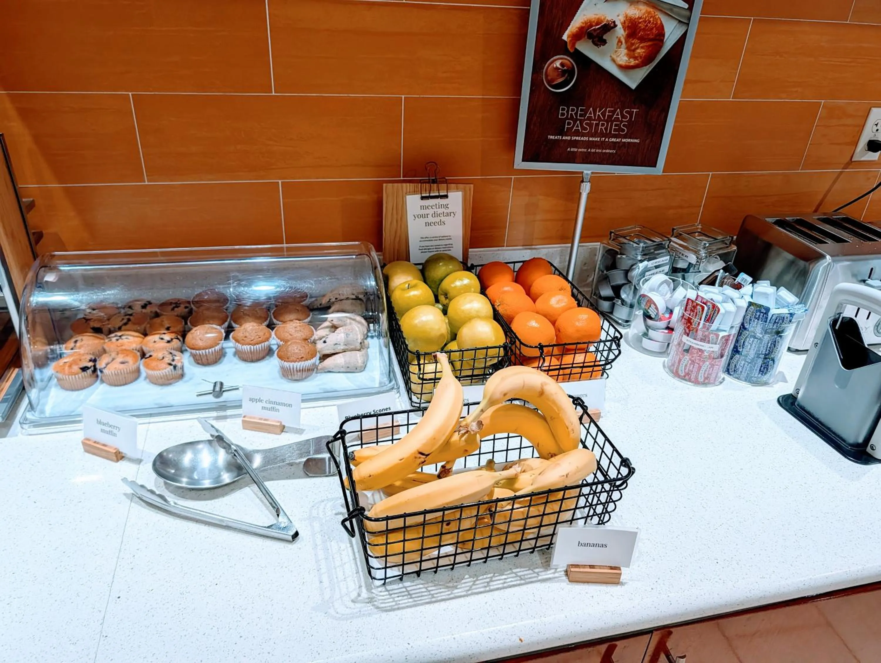 Breakfast in SpringHill Suites by Marriott Houston Rosenberg