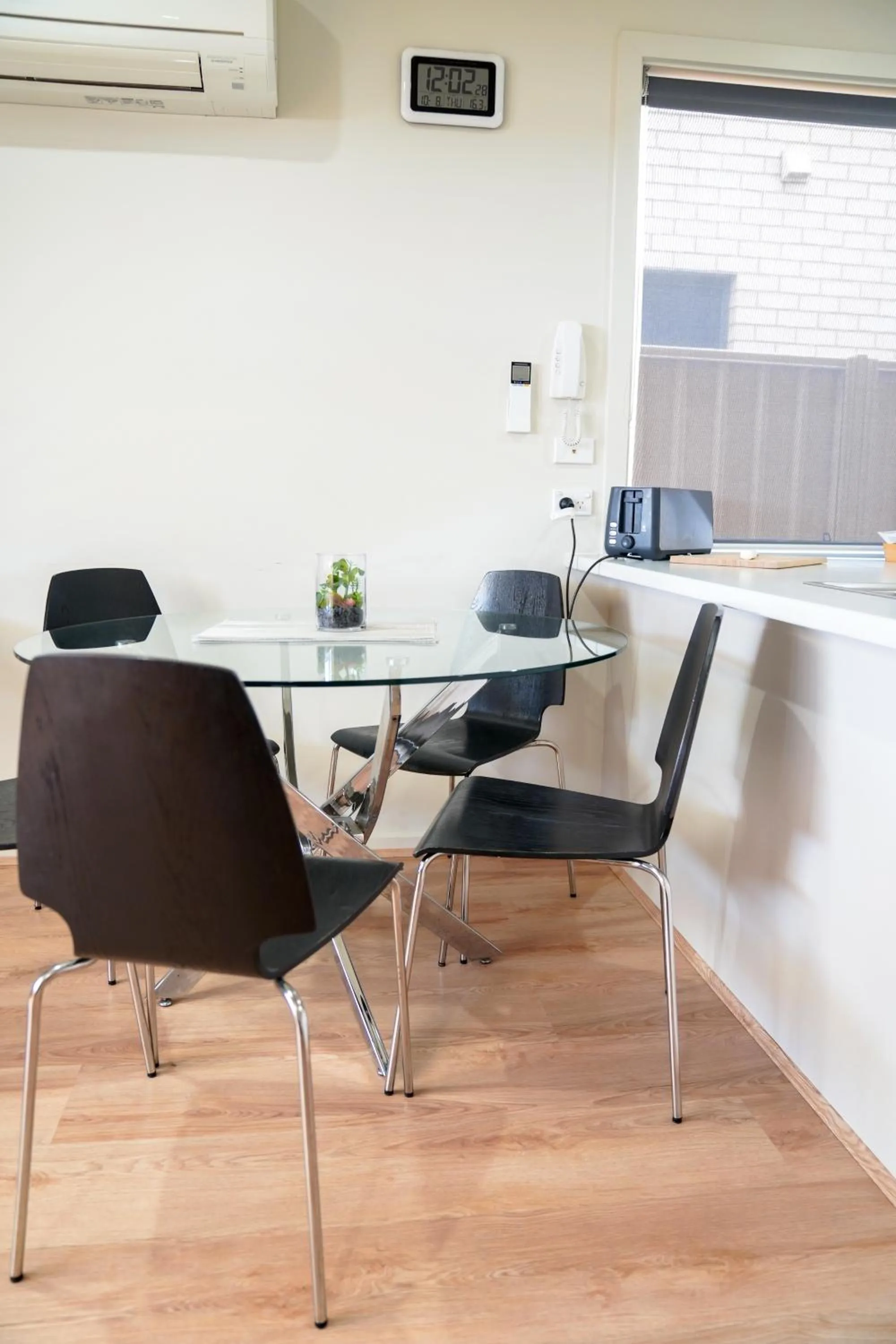 Dining area in Villas on the Bay Kingscote