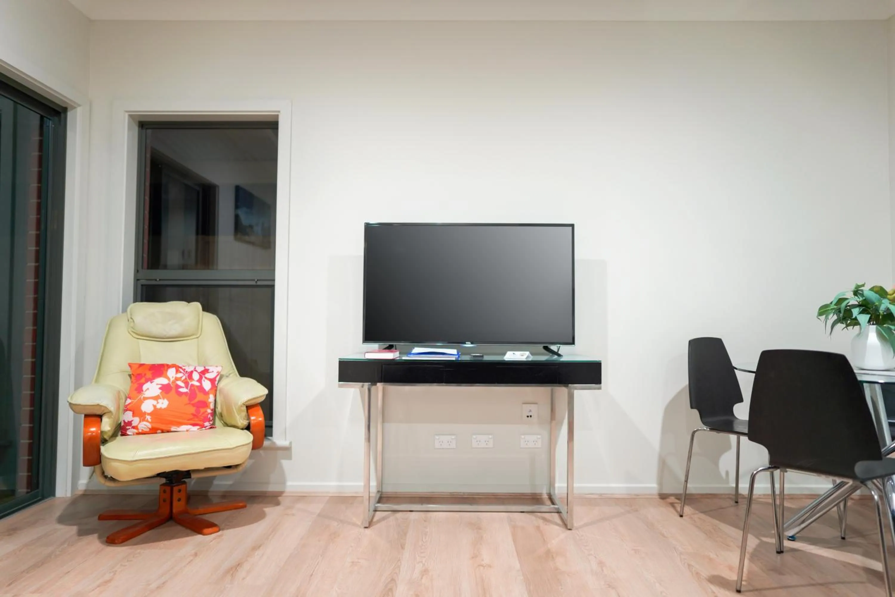 TV and multimedia in Villas on the Bay Kingscote