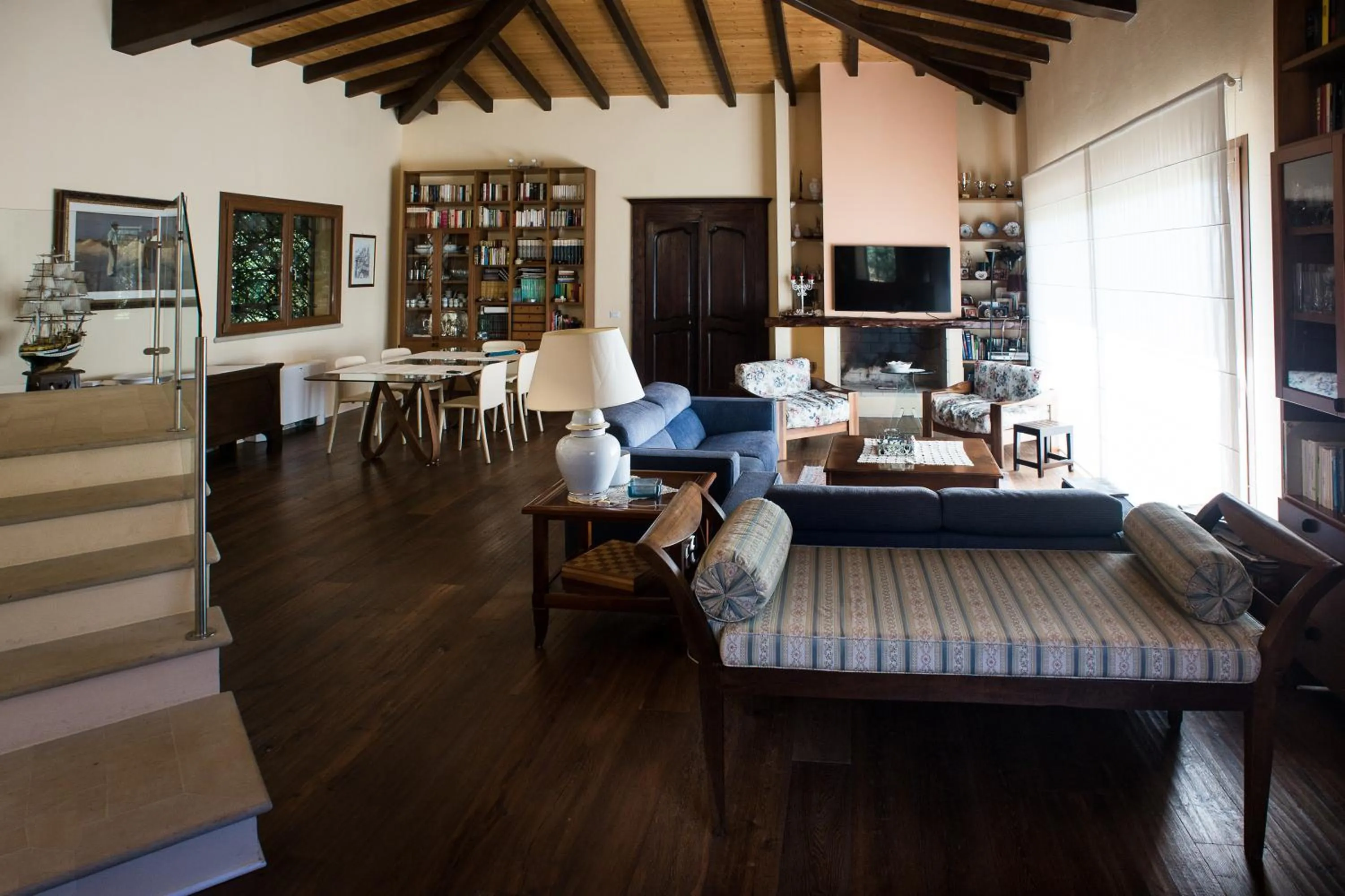 Communal lounge/ TV room in Le Tre Civette - Residenza di Campagna