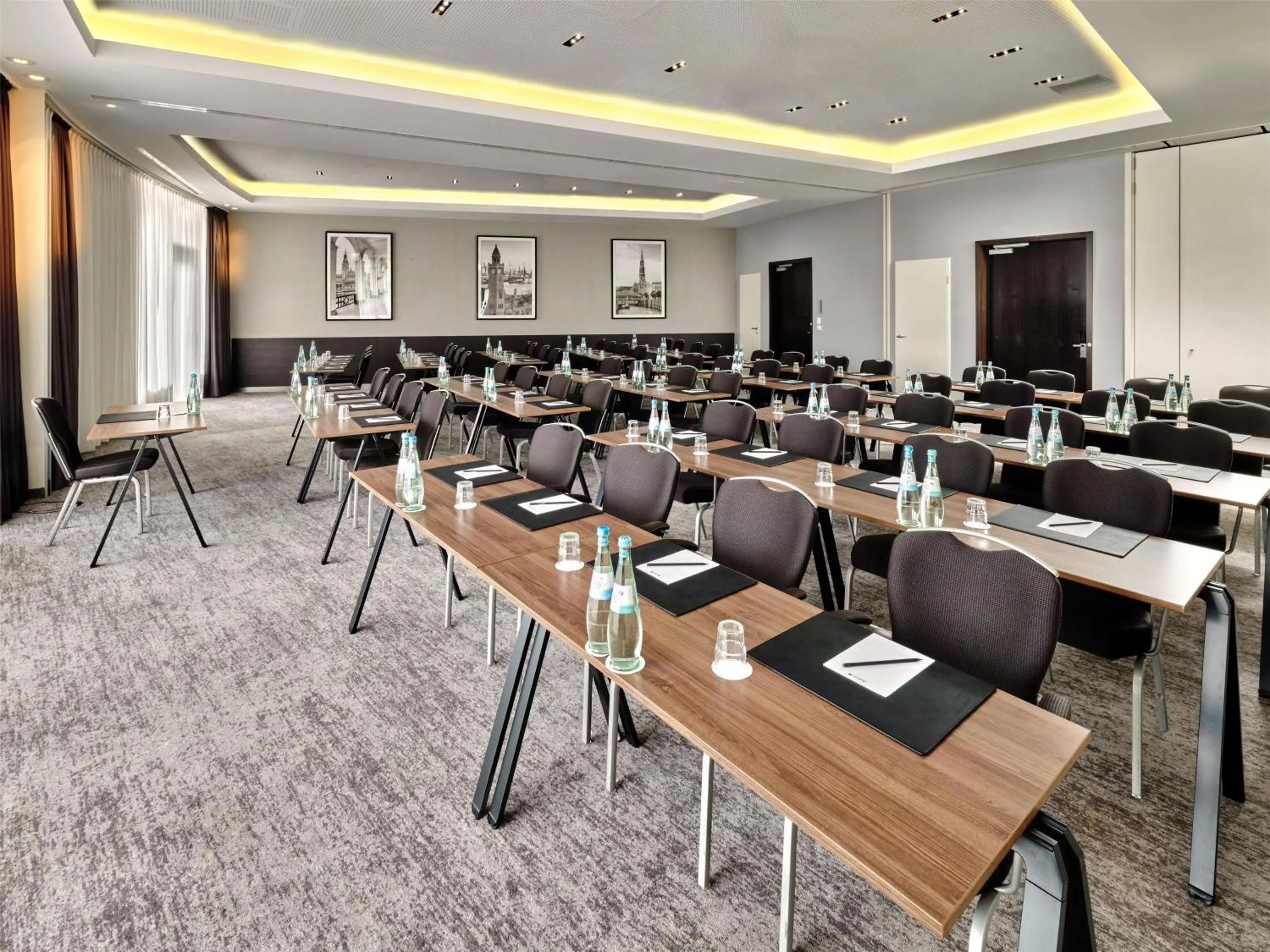 Meeting/conference room in Radisson Blu Hotel, Hamburg Airport