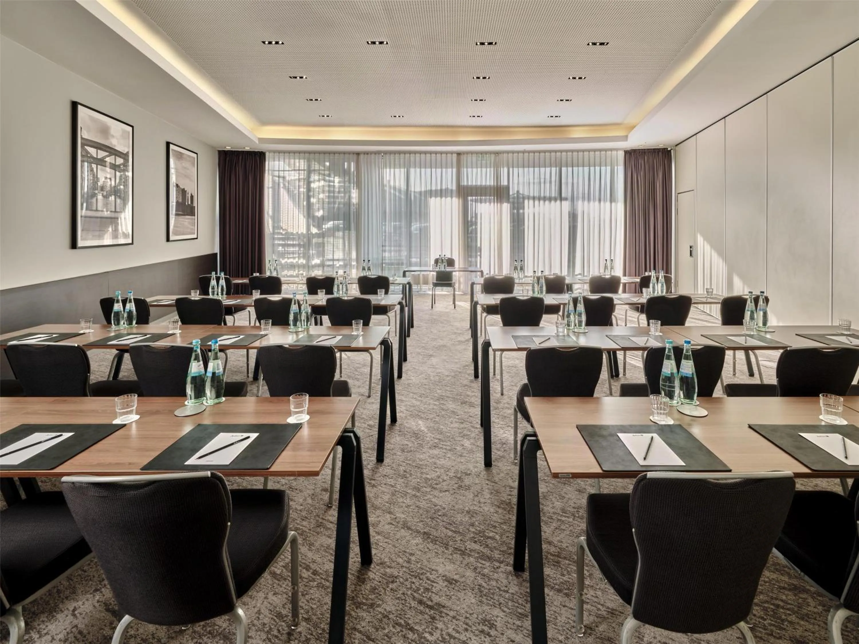 Meeting/conference room in Radisson Blu Hotel, Hamburg Airport
