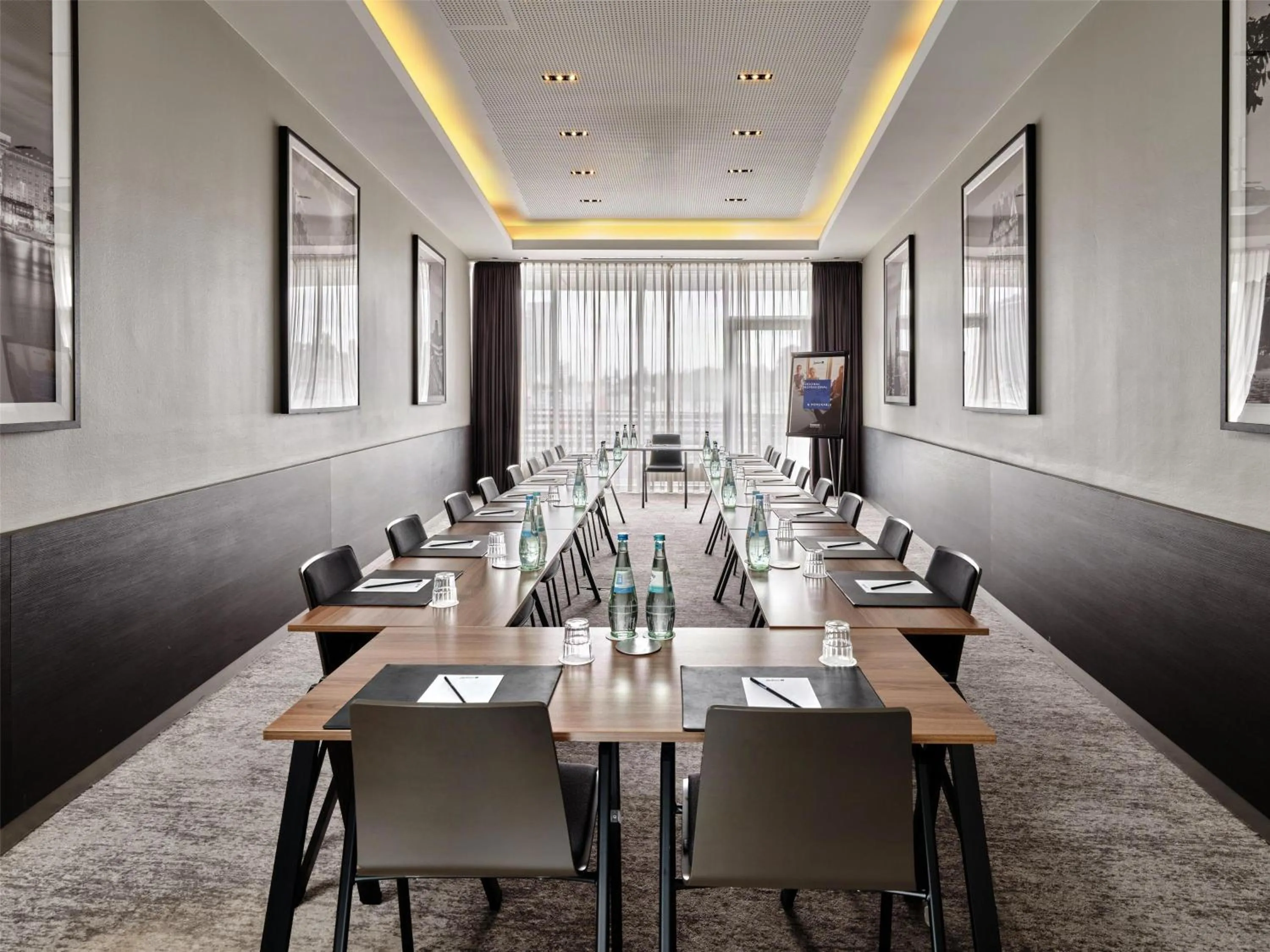 Meeting/conference room in Radisson Blu Hotel, Hamburg Airport