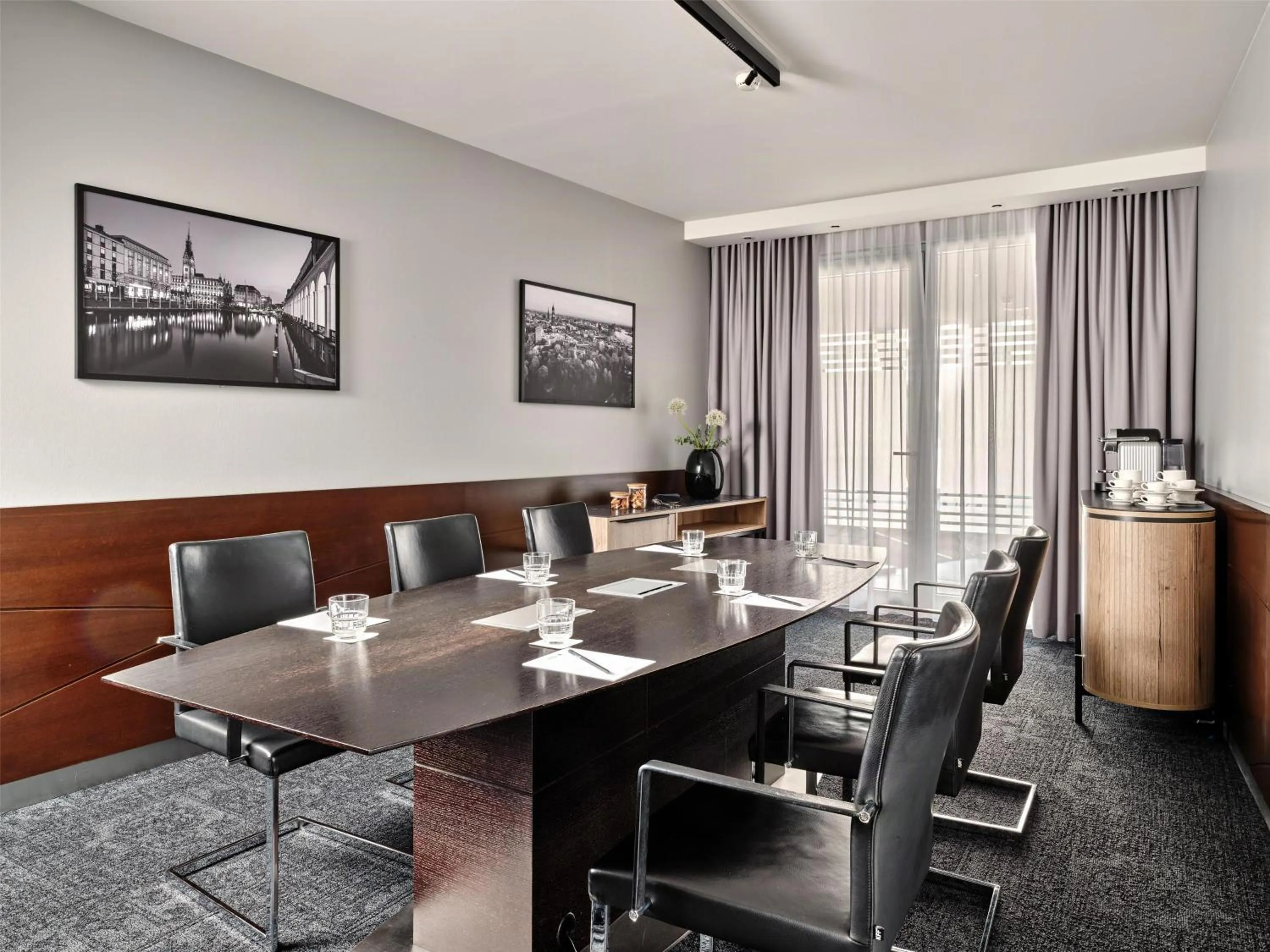 Meeting/conference room in Radisson Blu Hotel, Hamburg Airport