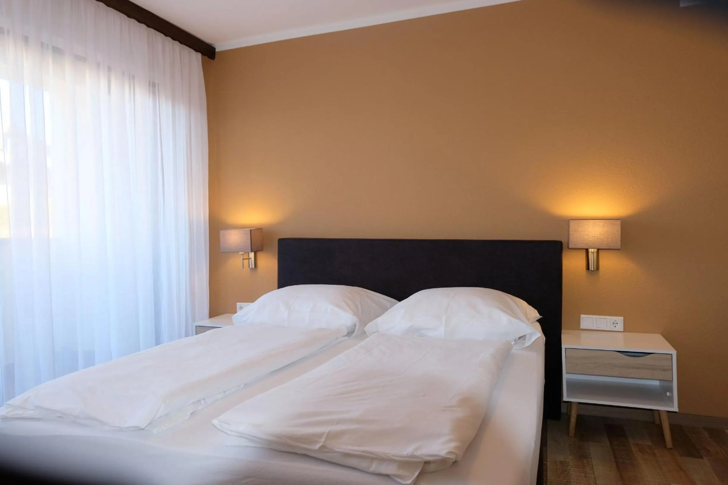 Photo of the whole room, Bed in Zum Weissen Lamm