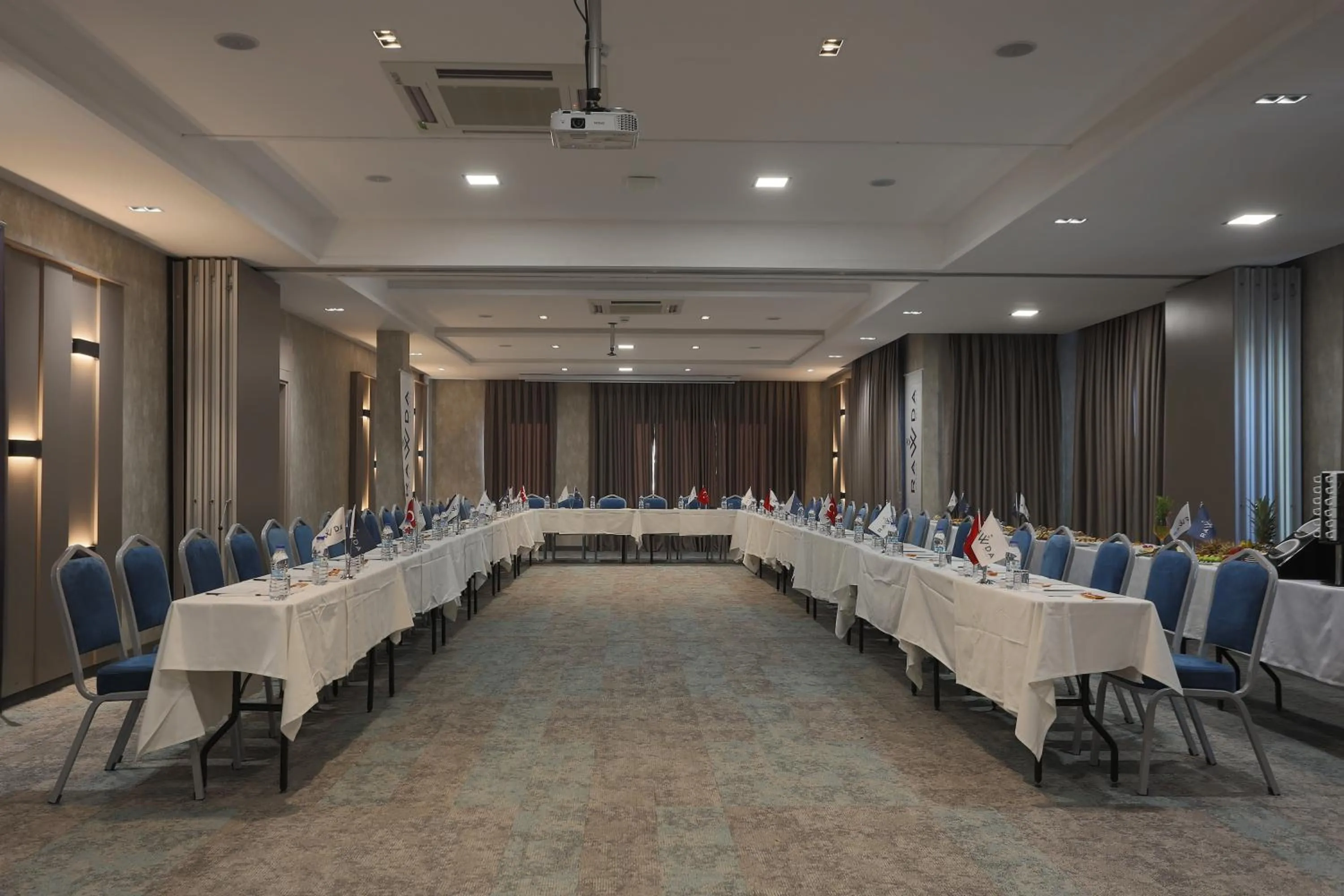 Business facilities in Rawda Resort Hotel Altinoluk