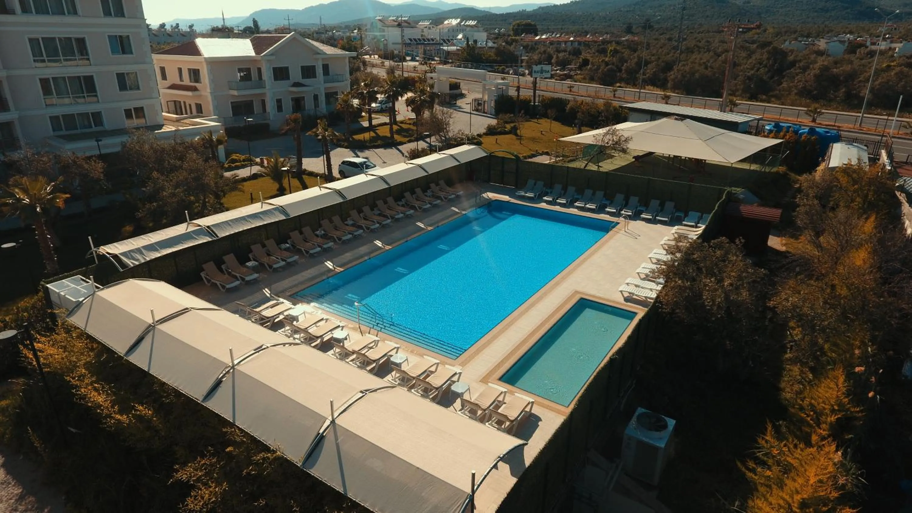 Swimming pool in Rawda Resort Hotel Altinoluk