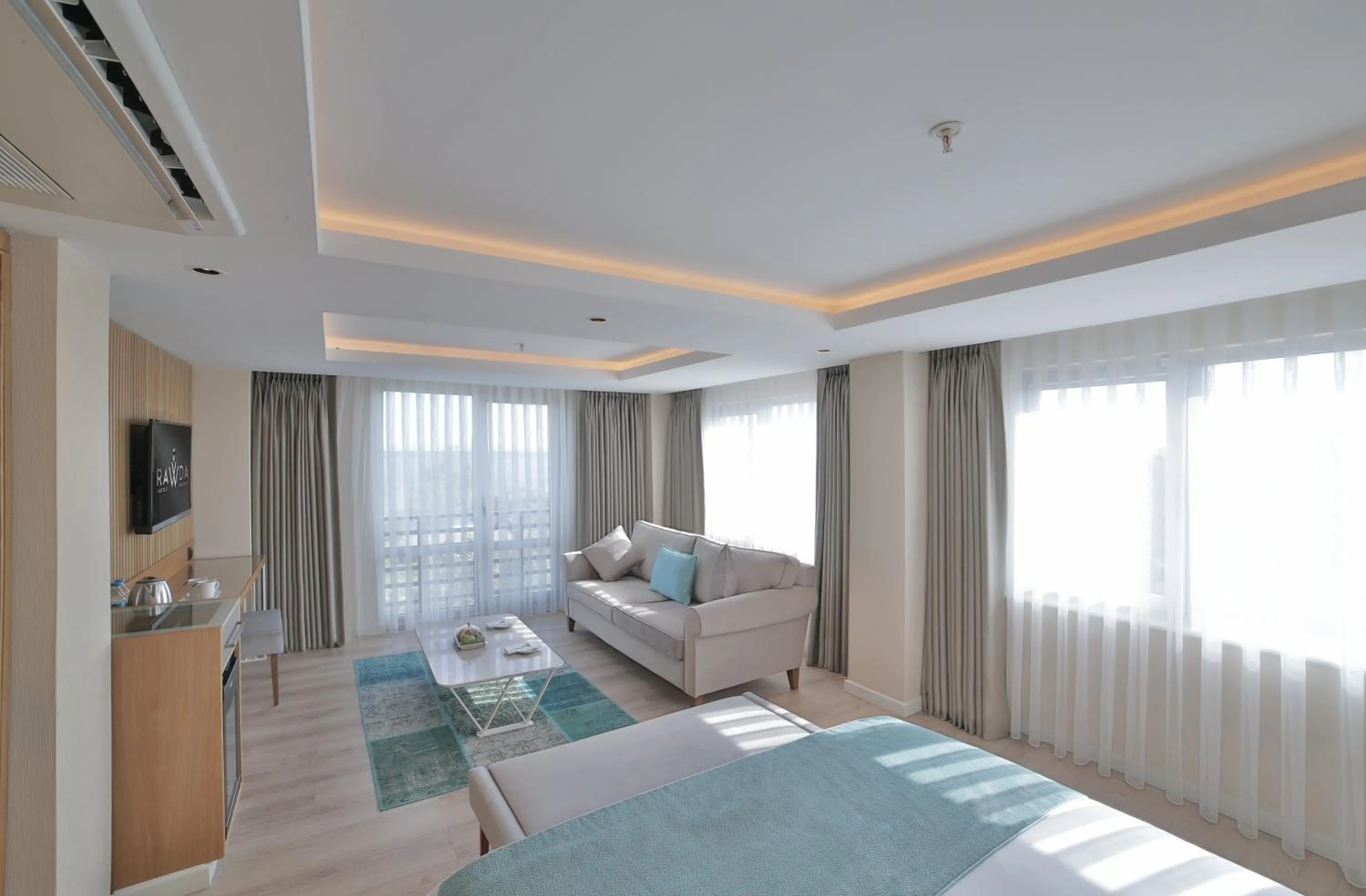 Living room, Bed in Rawda Resort Hotel Altinoluk