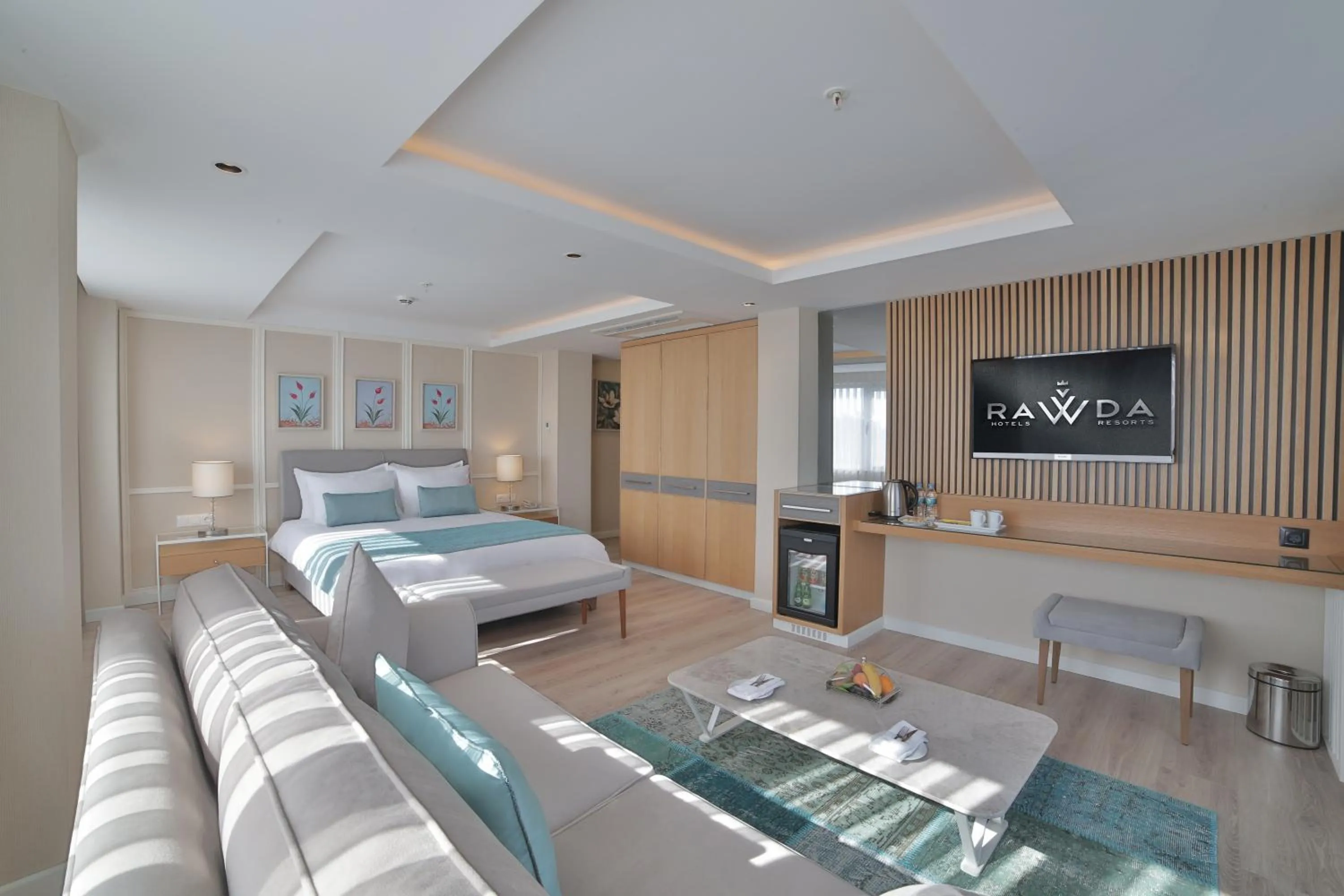 Photo of the whole room, Bed in Rawda Resort Hotel Altinoluk