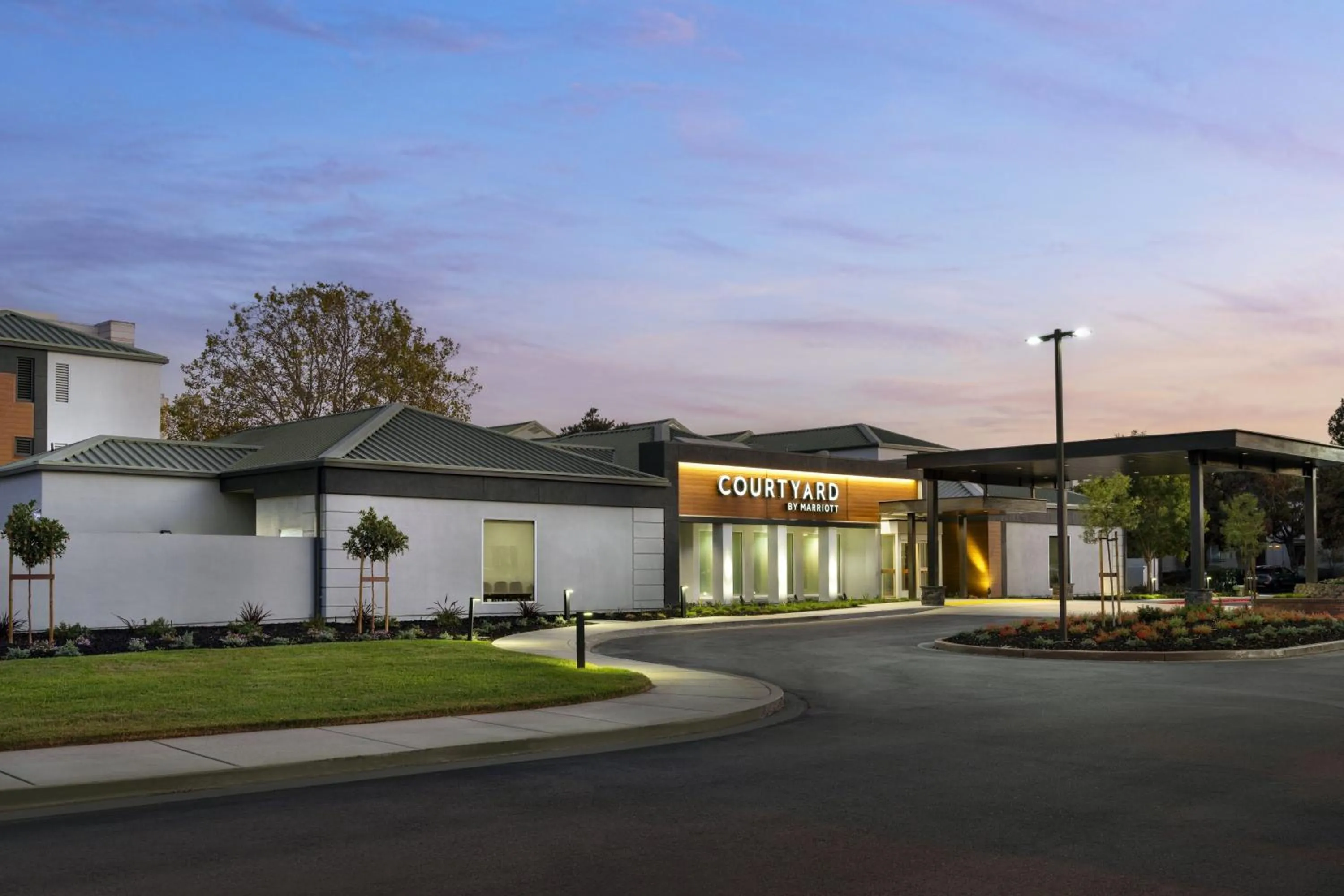 Property building in Courtyard by Marriott San Mateo Foster City