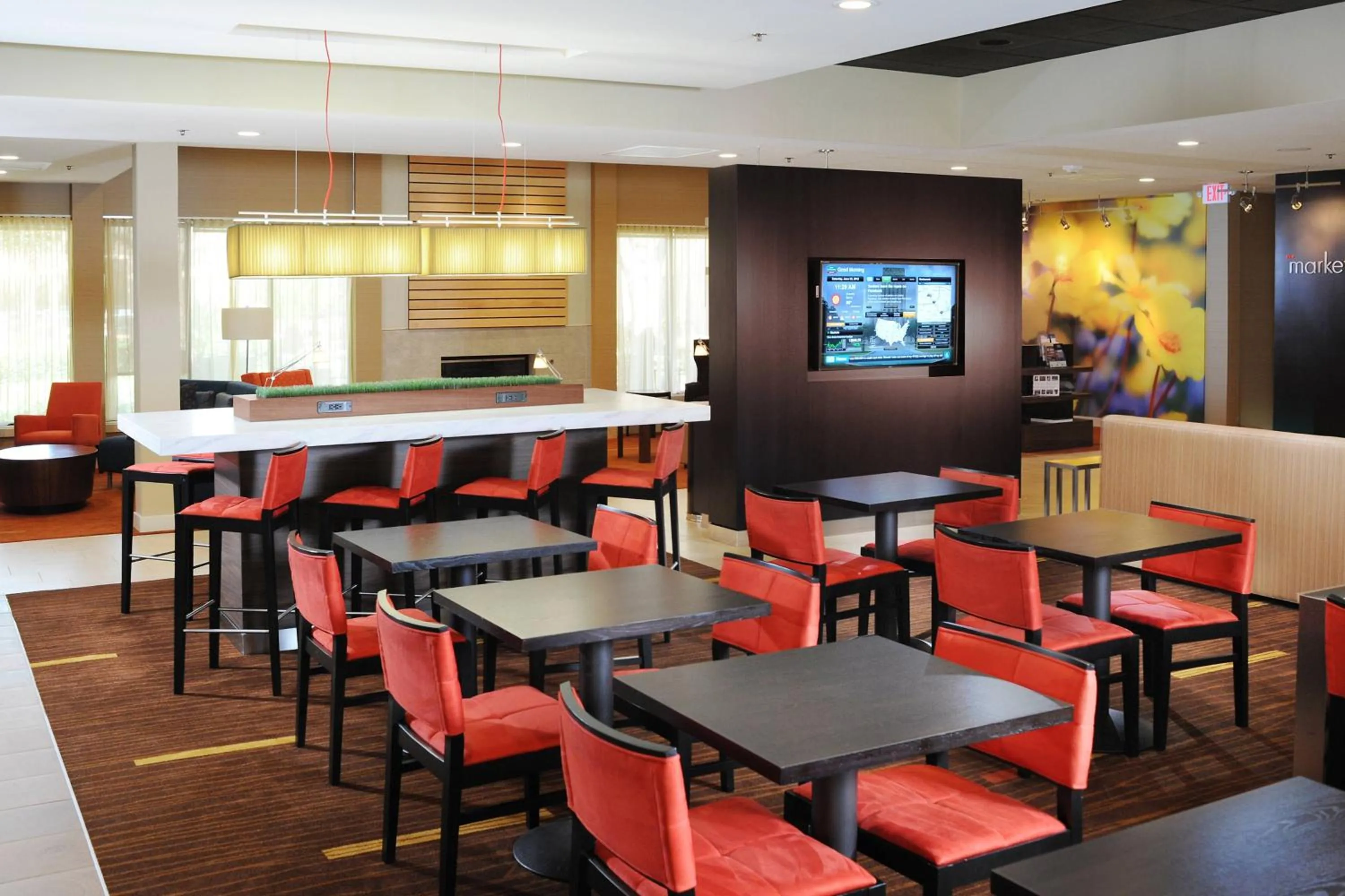 Lobby or reception in Courtyard by Marriott Houston Hobby Airport