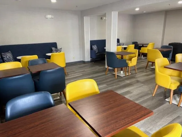 Breakfast in Quality Inn Placentia Anaheim Fullerton