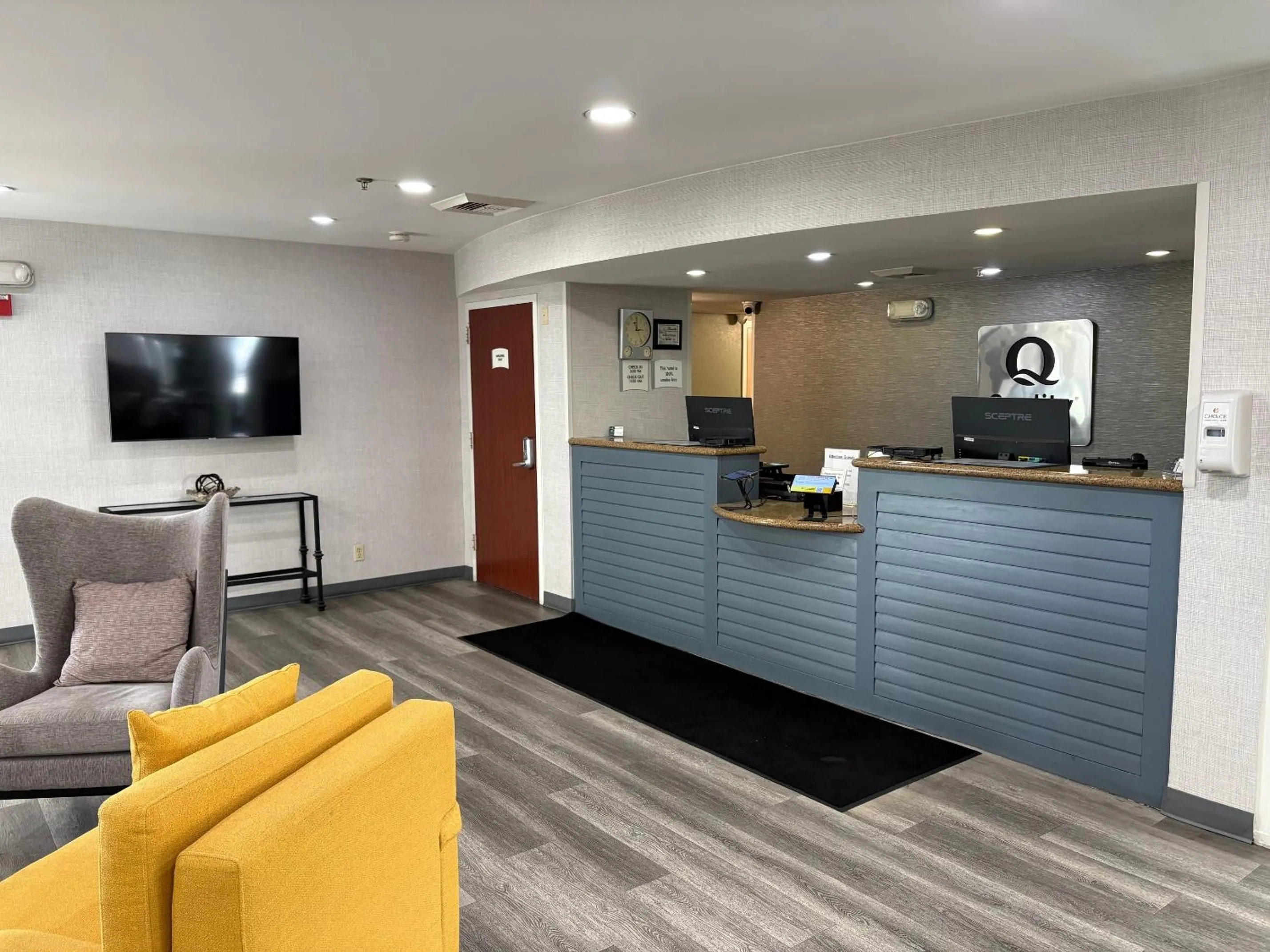 Lobby or reception in Quality Inn Placentia Anaheim Fullerton