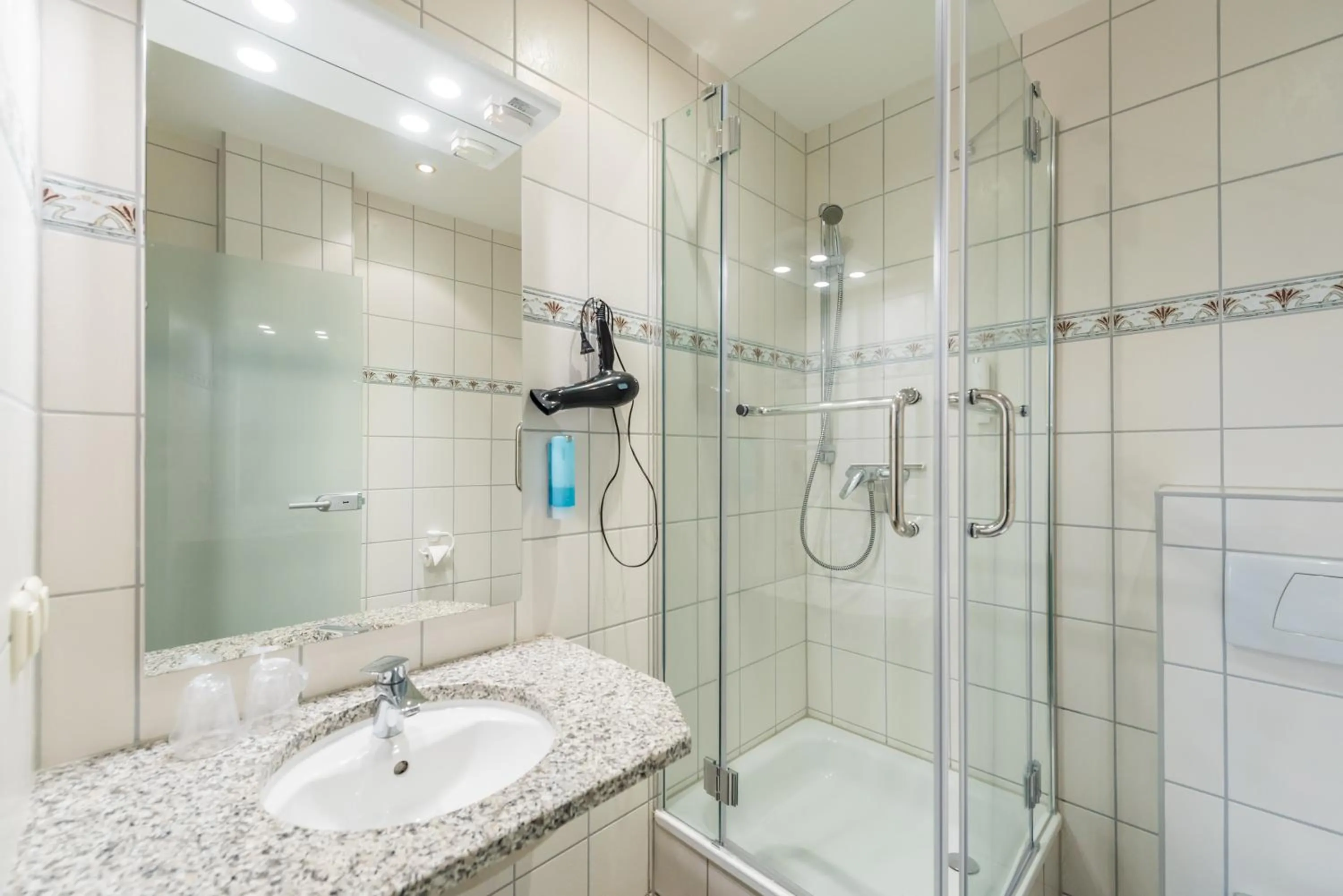 Bathroom in Hotel Königslinie