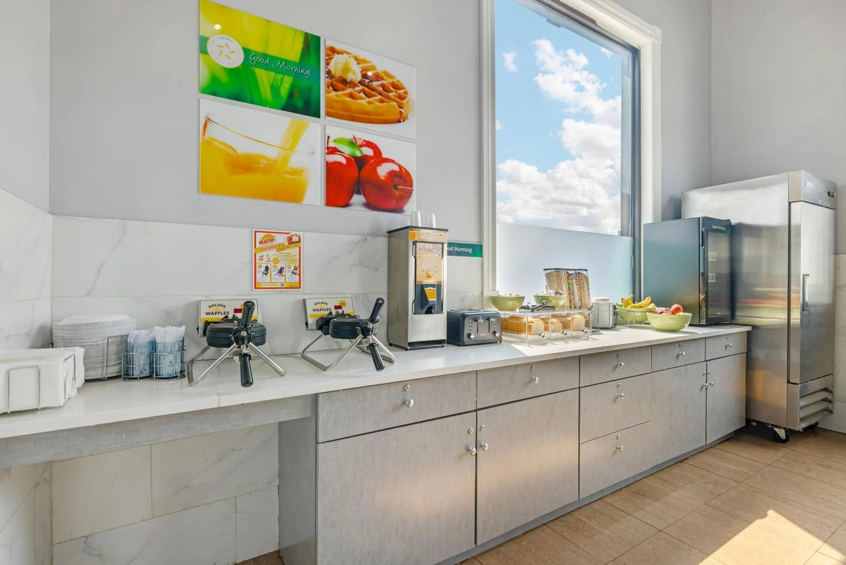 Breakfast in Quality Inn - Niagara Falls Blvd