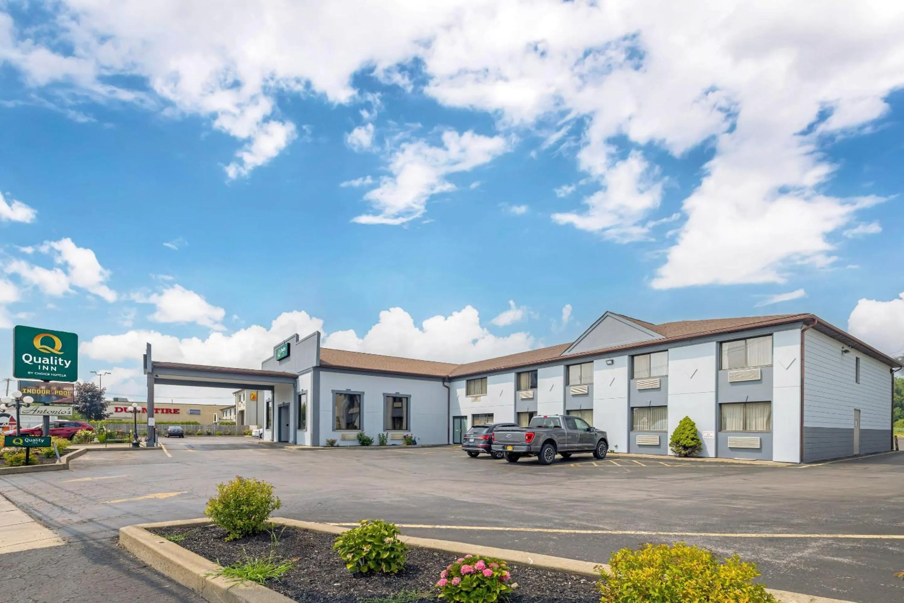 Property building in Quality Inn - Niagara Falls Blvd