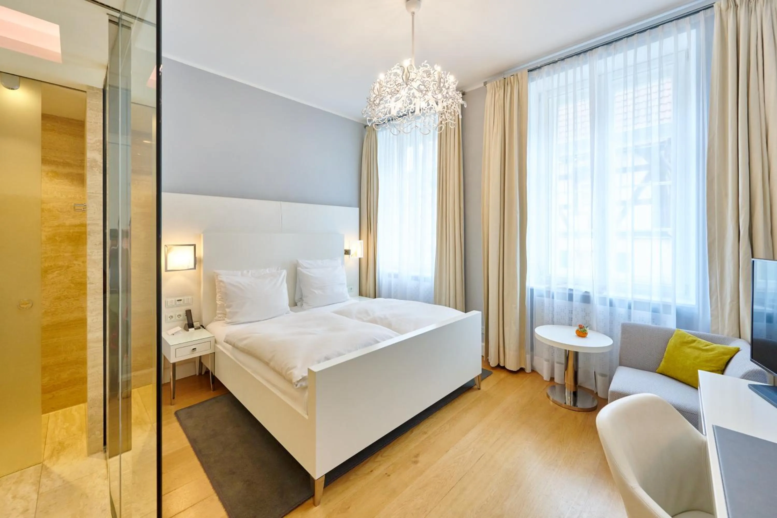 Photo of the whole room, Bed in Hotel Ketschauer Hof