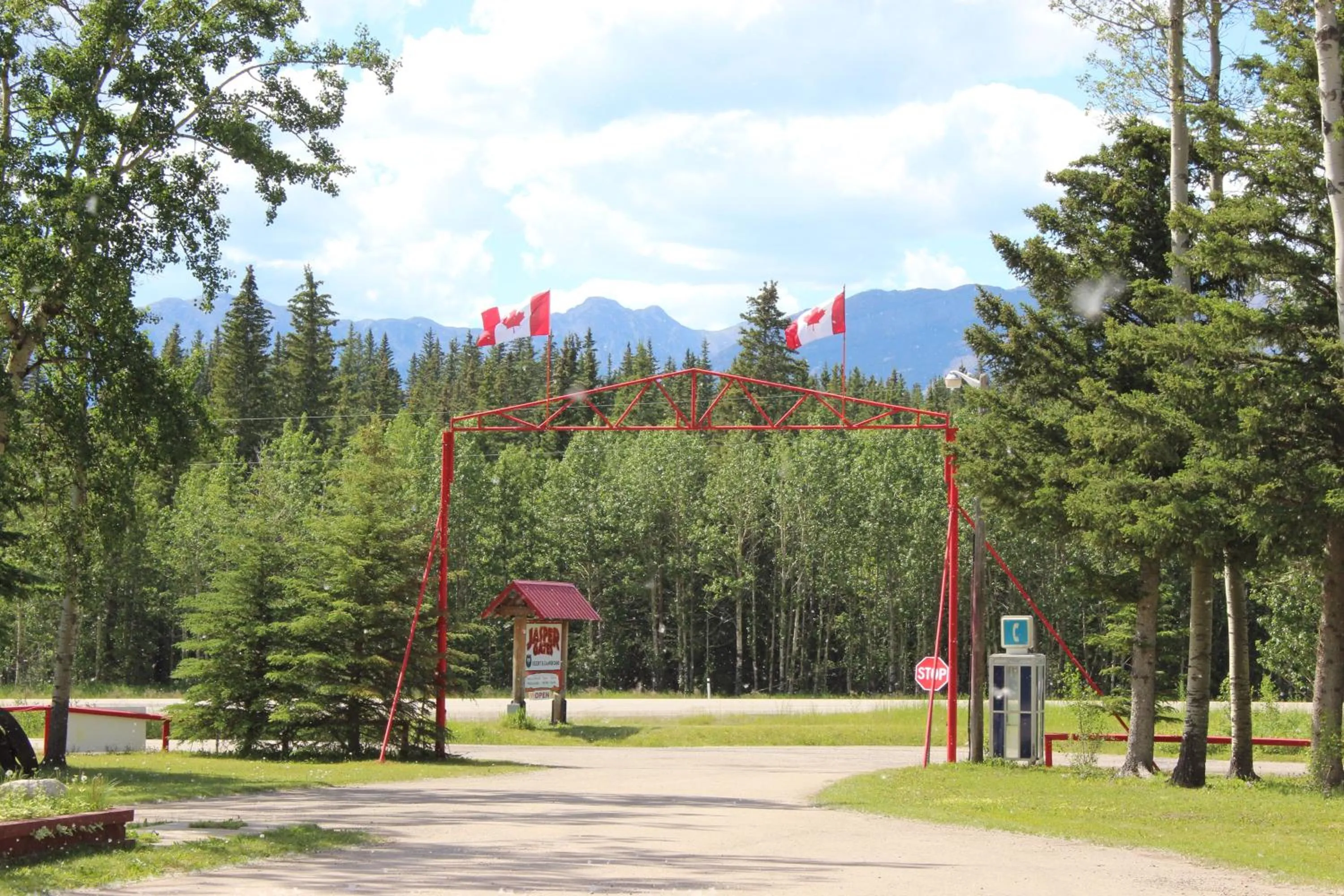 Facade/entrance in Jasper Gates Resort