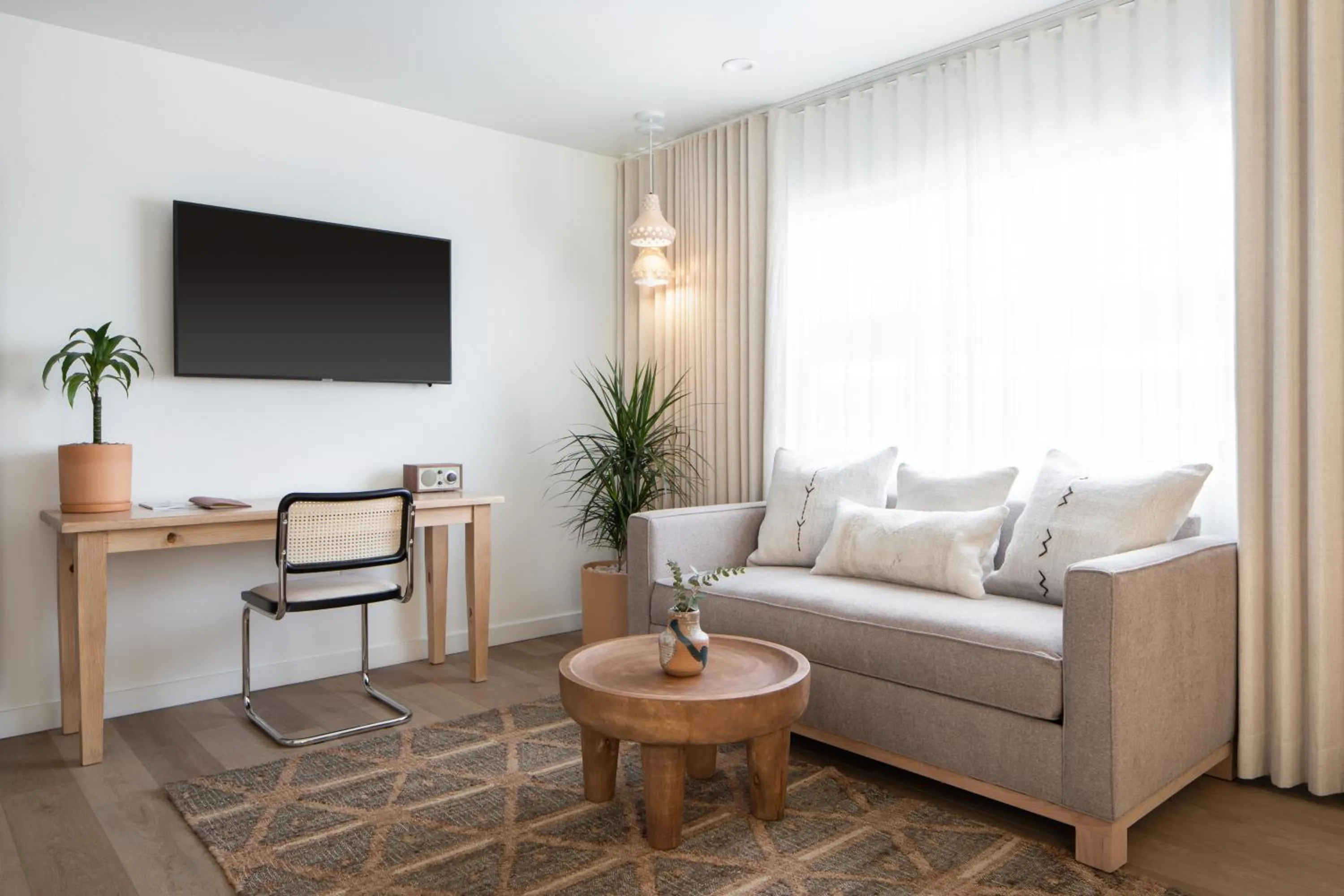 TV and multimedia in The Pearl Hotel