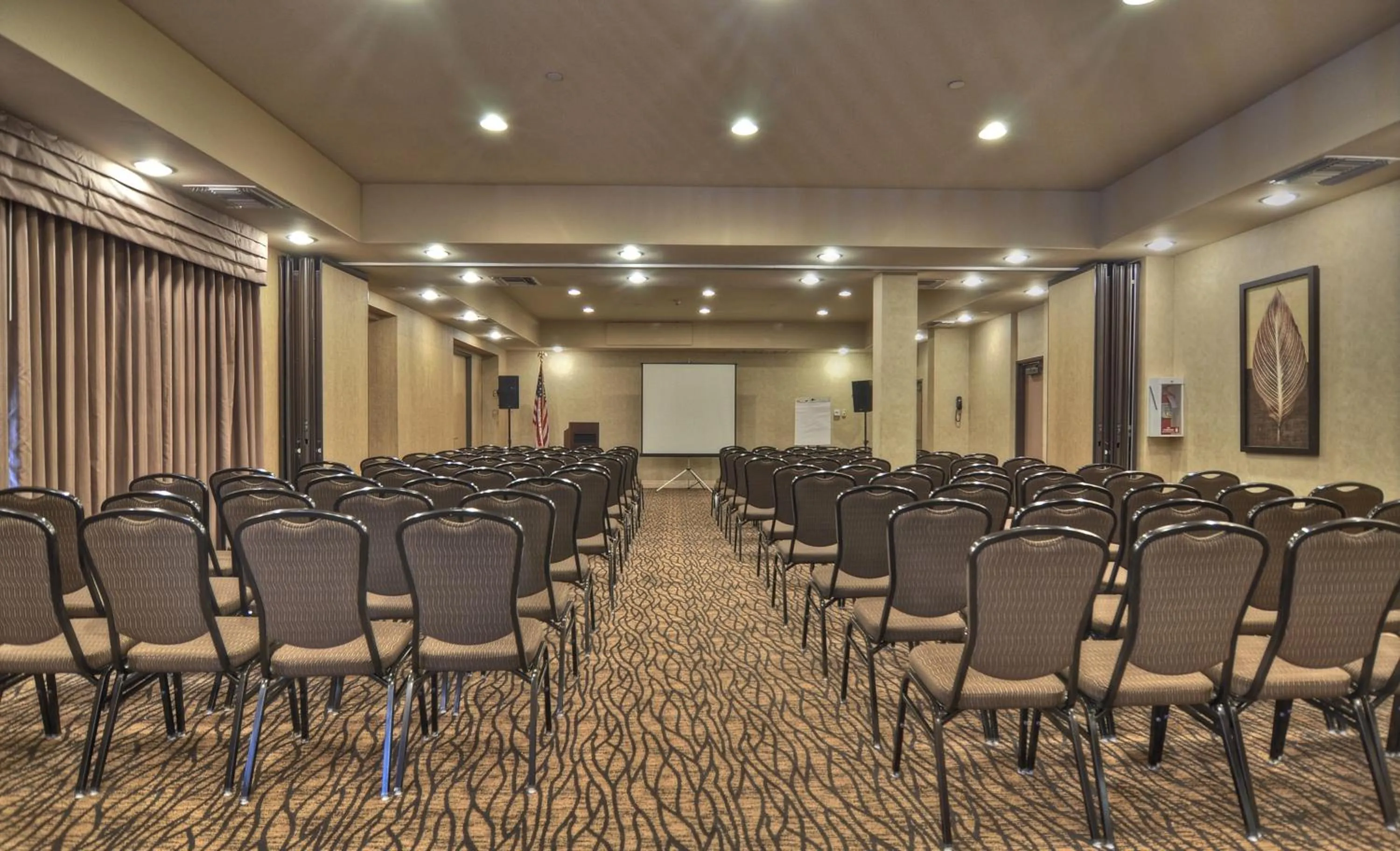 Meeting/conference room in Holiday Inn Express San Diego South - Chula Vista by IHG