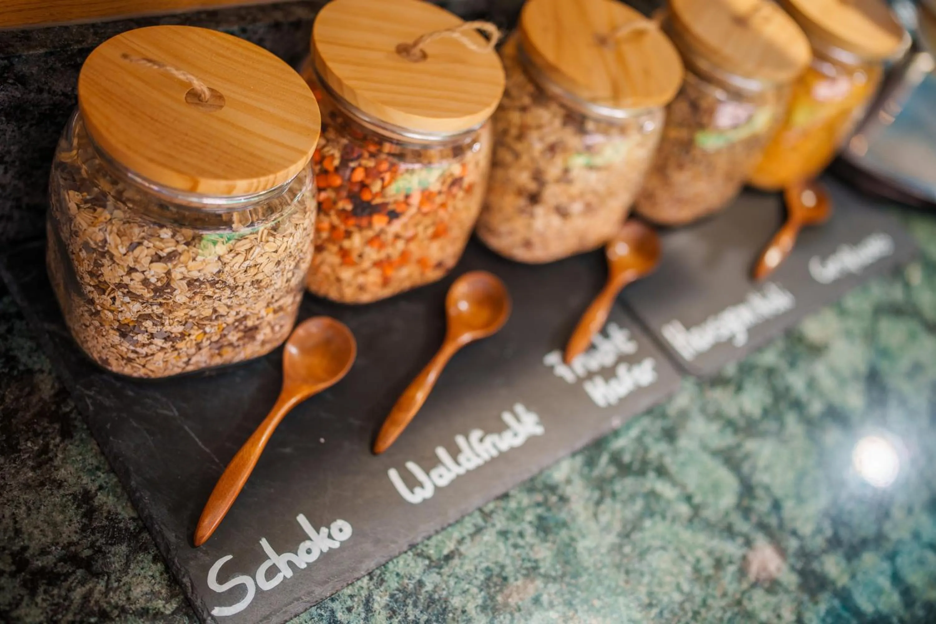 Buffet breakfast in König Ludwig Design Hotel NEU Zimmer mit Sauna oder Whirlpool oder mehr