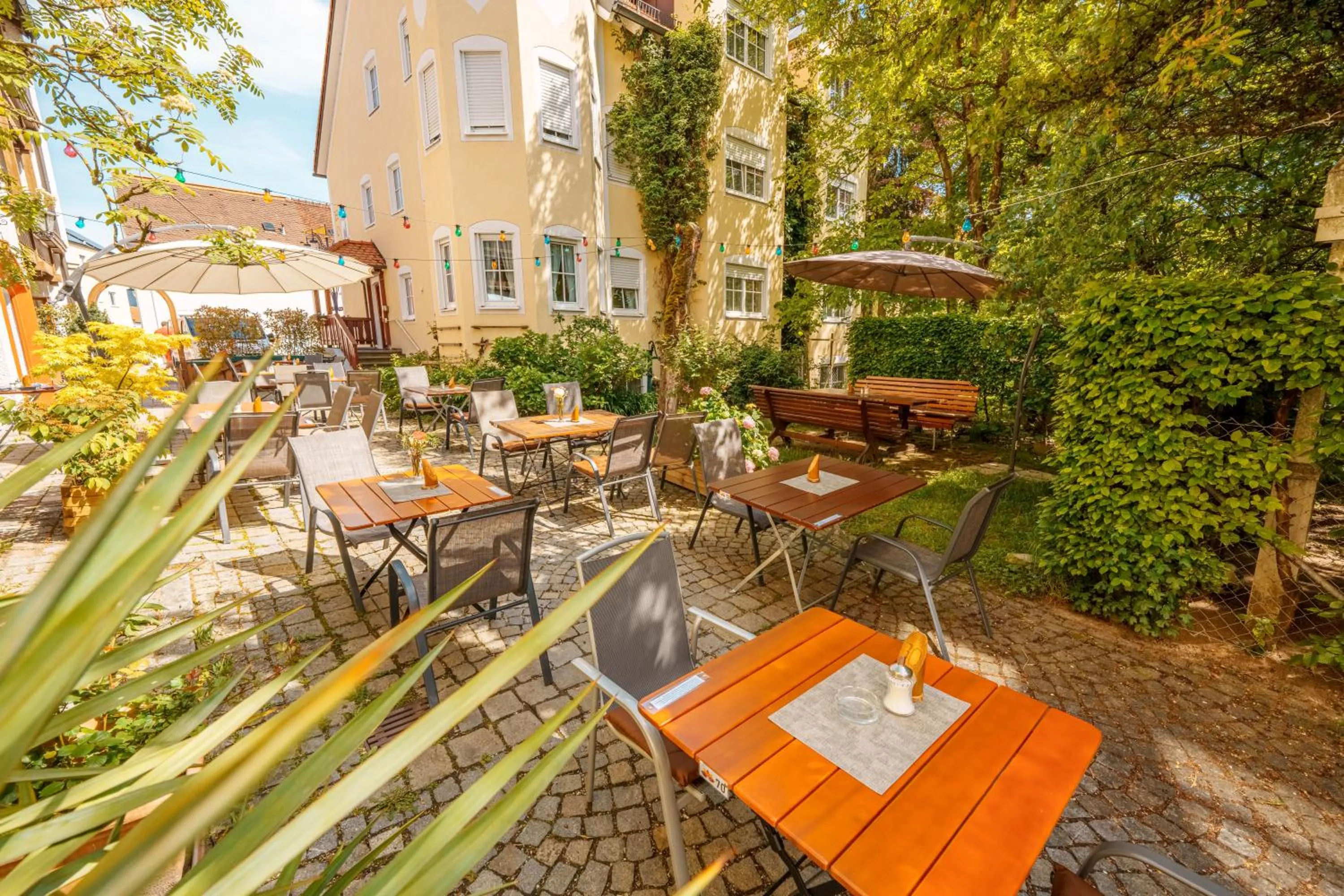 Garden in König Ludwig Design Hotel NEU Zimmer mit Sauna oder Whirlpool oder mehr