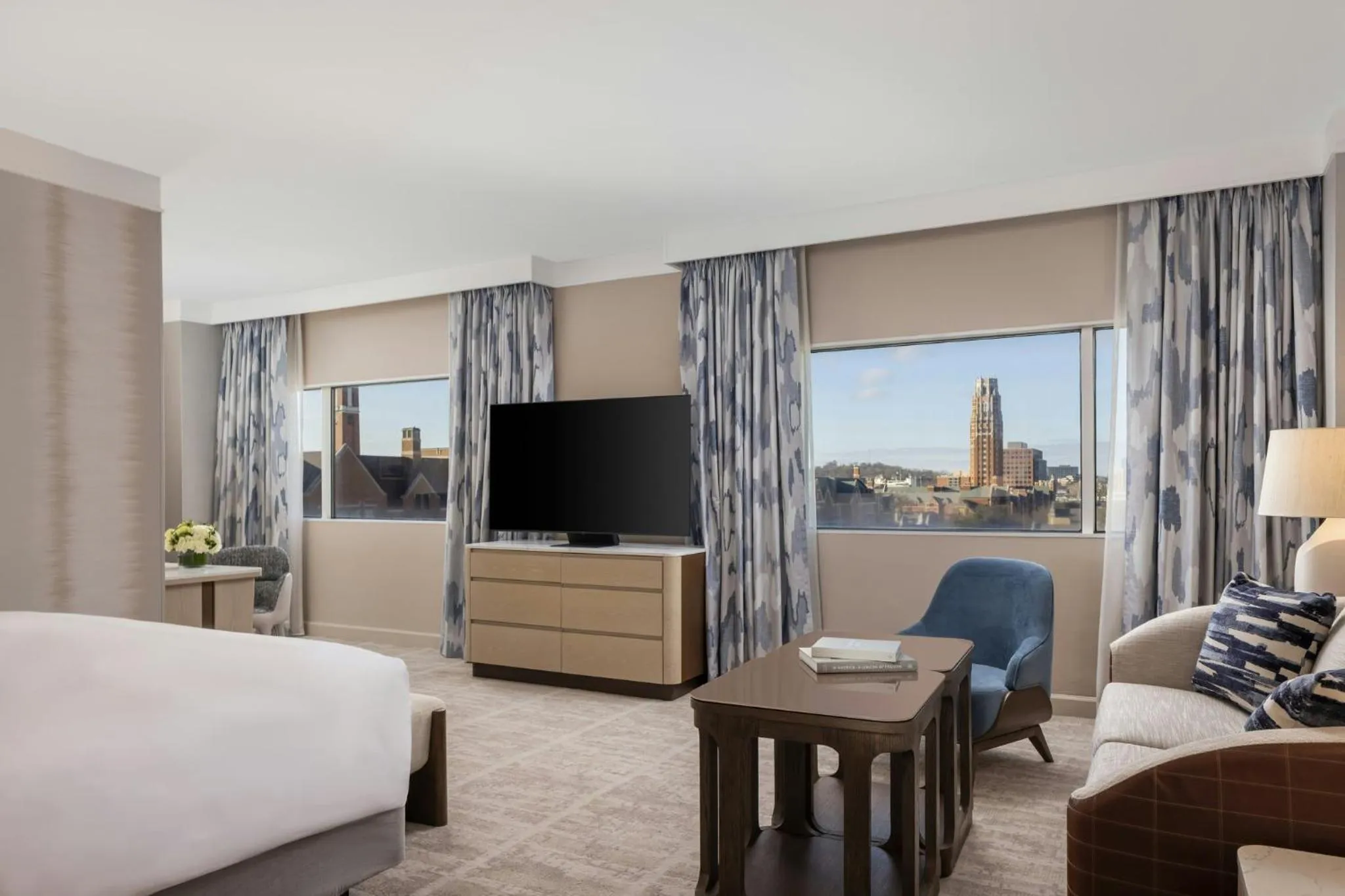 Photo of the whole room, Bed in Loews Nashville Hotel at Vanderbilt Plaza