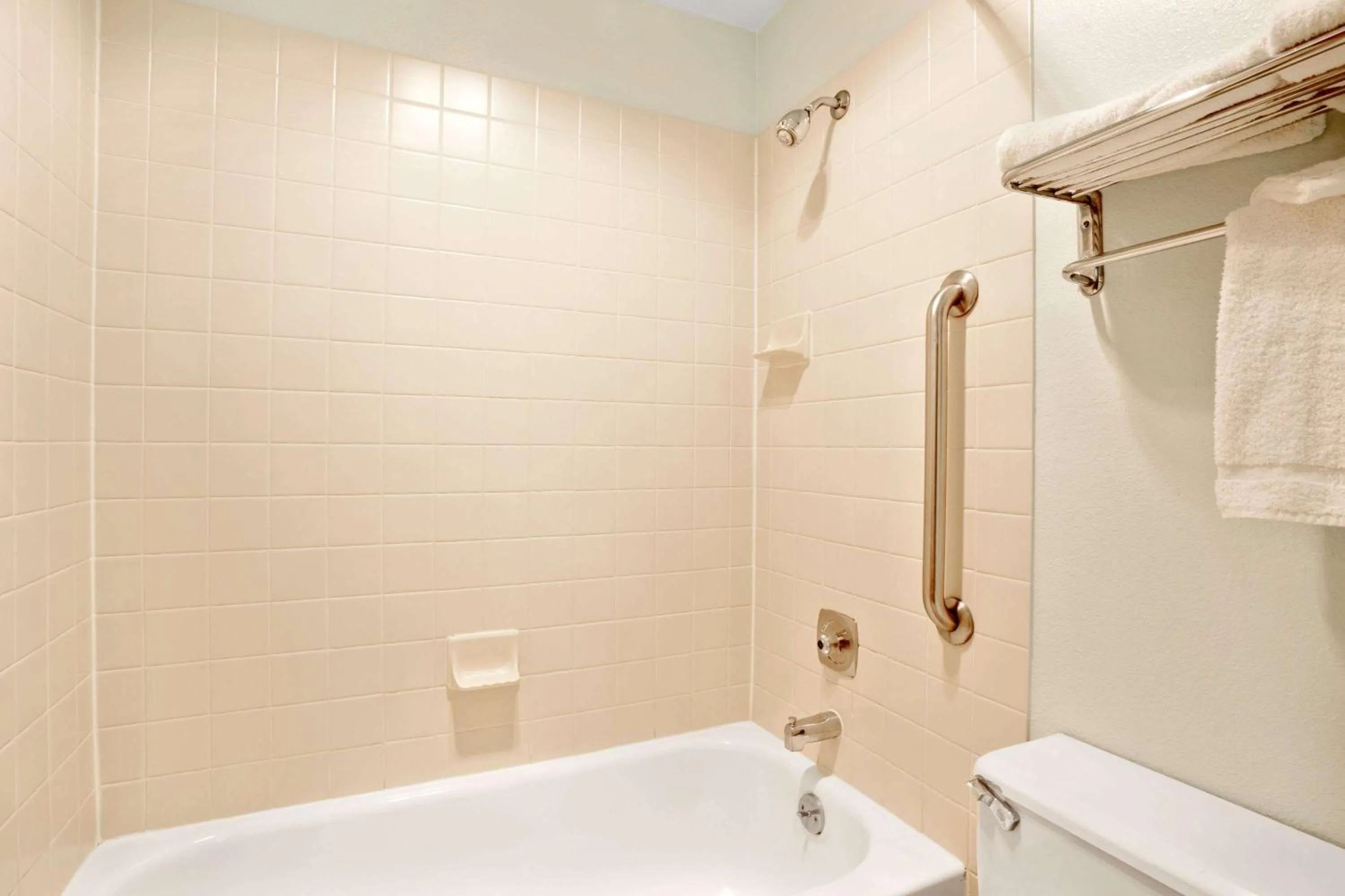 Photo of the whole room in FairBridge Inn Express Tukwila