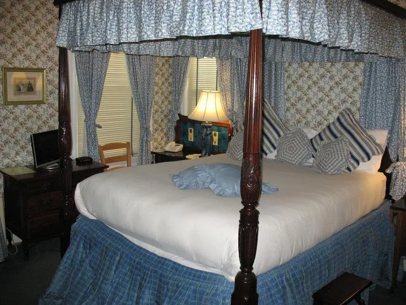 A Cambridge House Inn