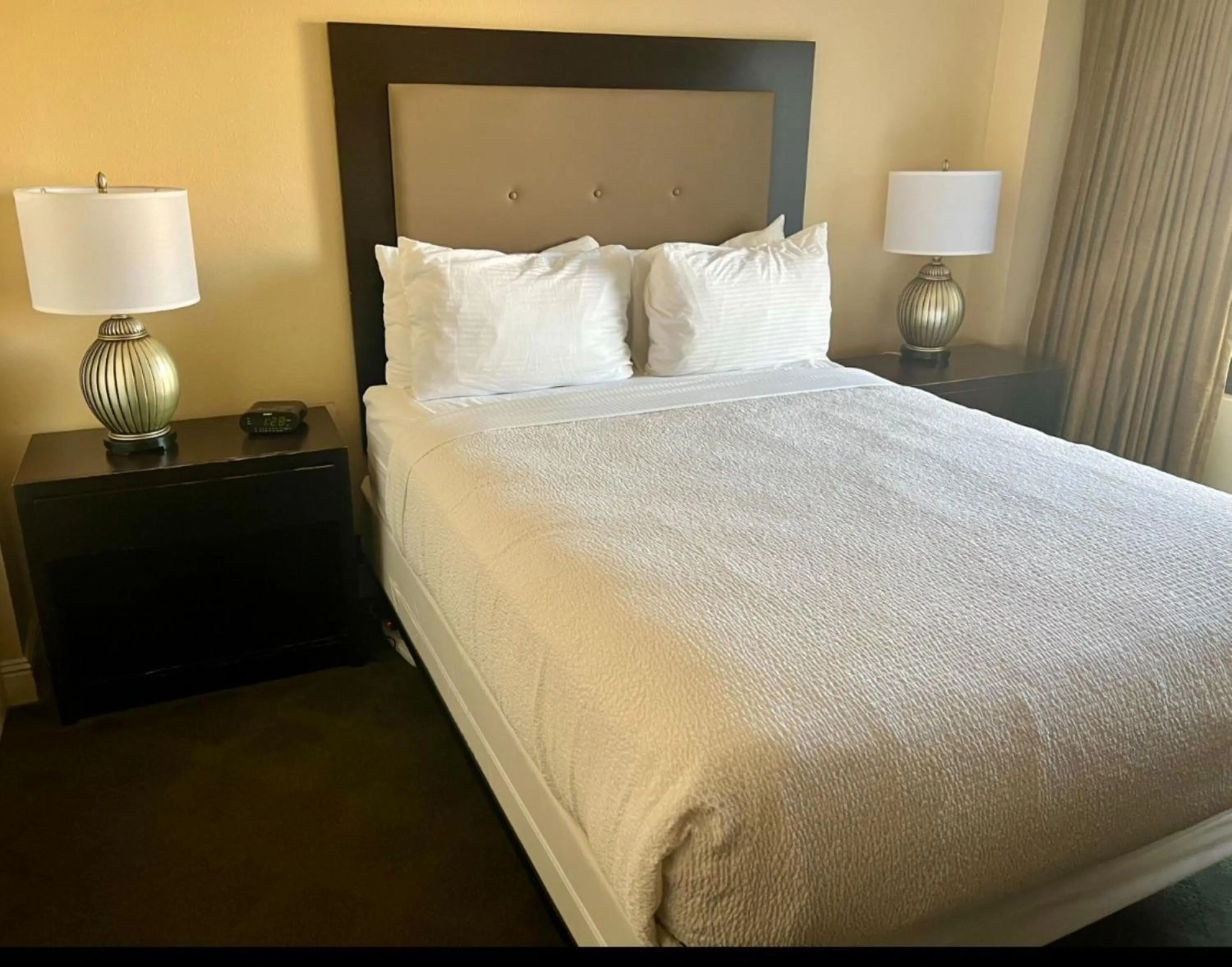 Bed in Jockey Resort Suites Center Strip