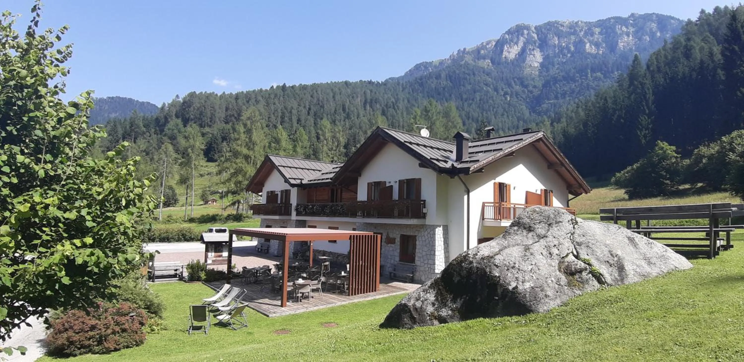 Property building in Albergo Chalet Abete Rosso