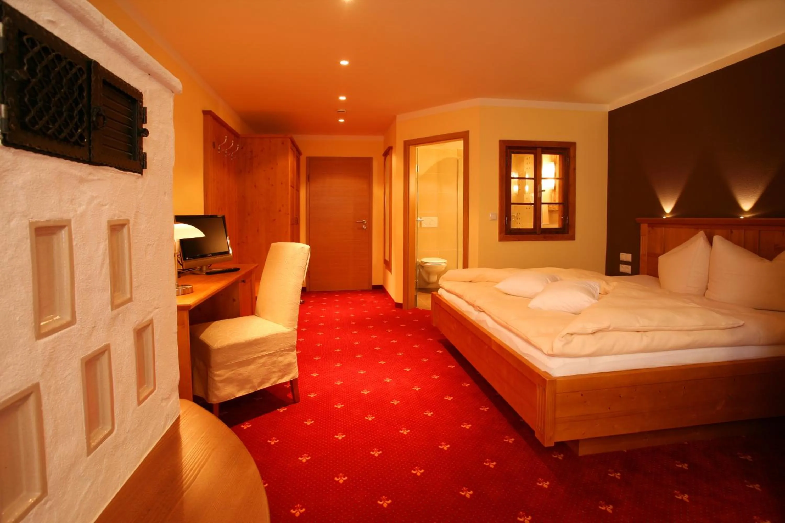 Photo of the whole room, Bed in Landgasthof Zum Lang