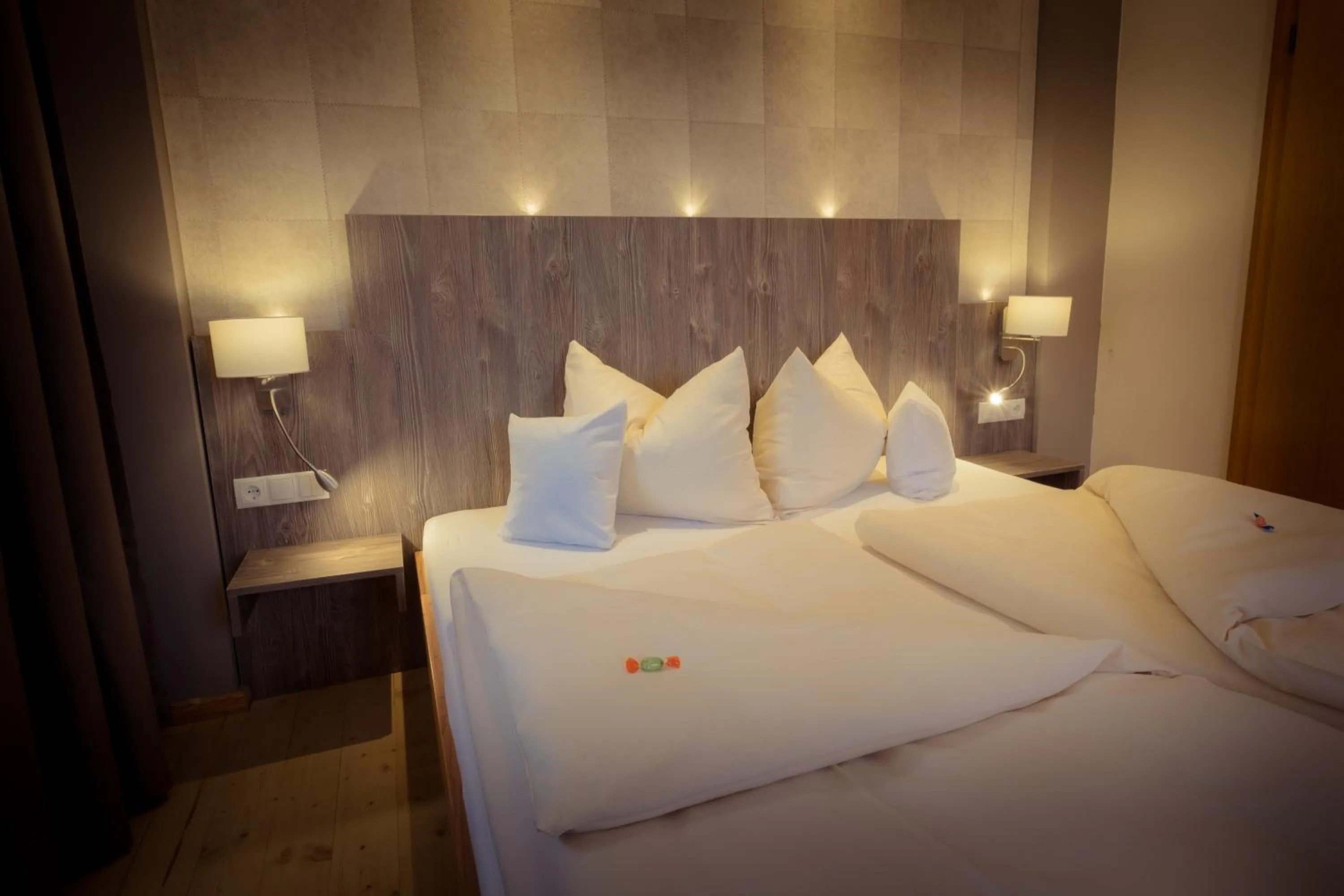 Photo of the whole room, Bed in Landgasthof Zum Lang