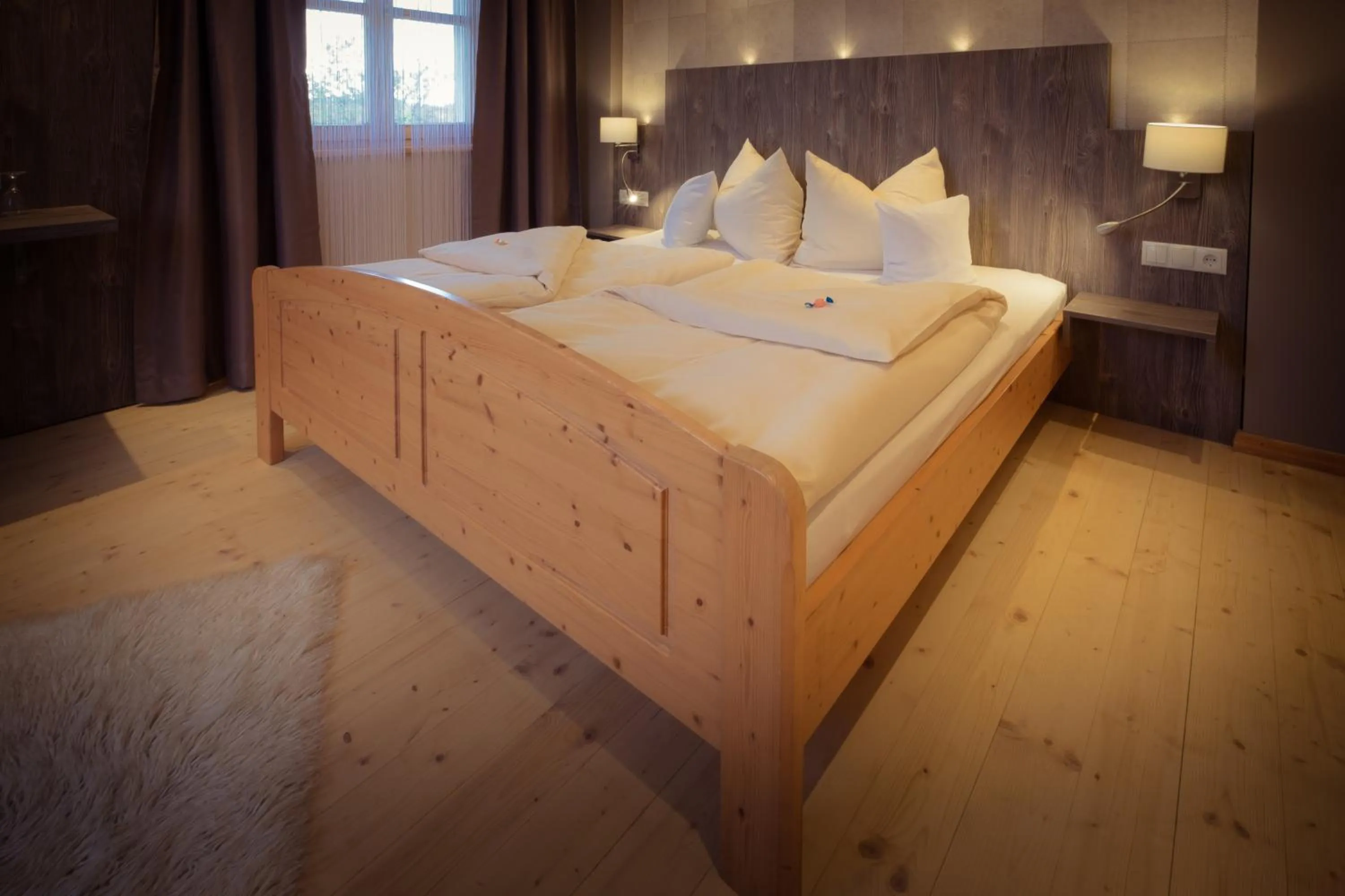 Photo of the whole room, Bed in Landgasthof Zum Lang