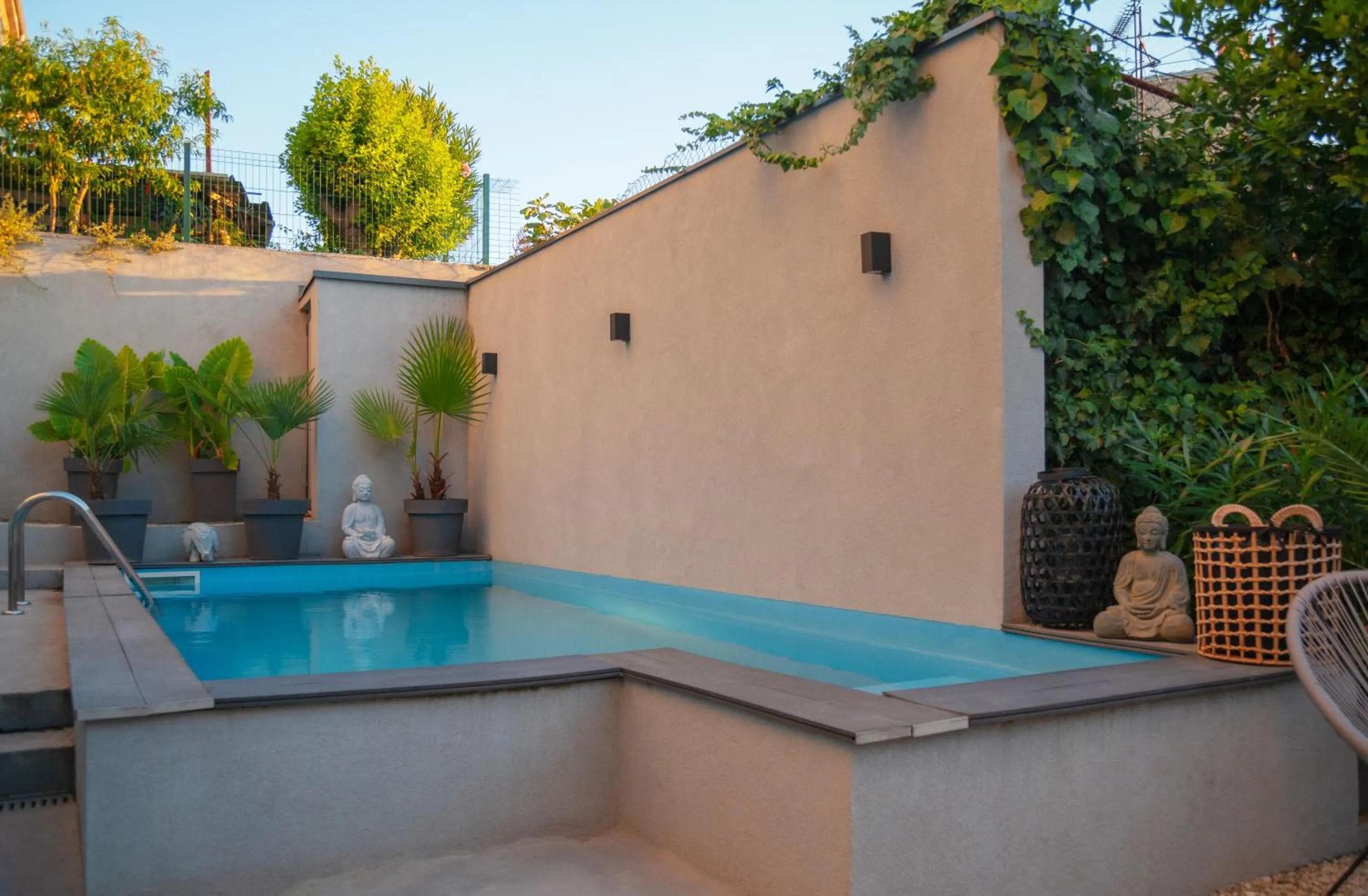 Swimming pool in Captain Emo City Apartments