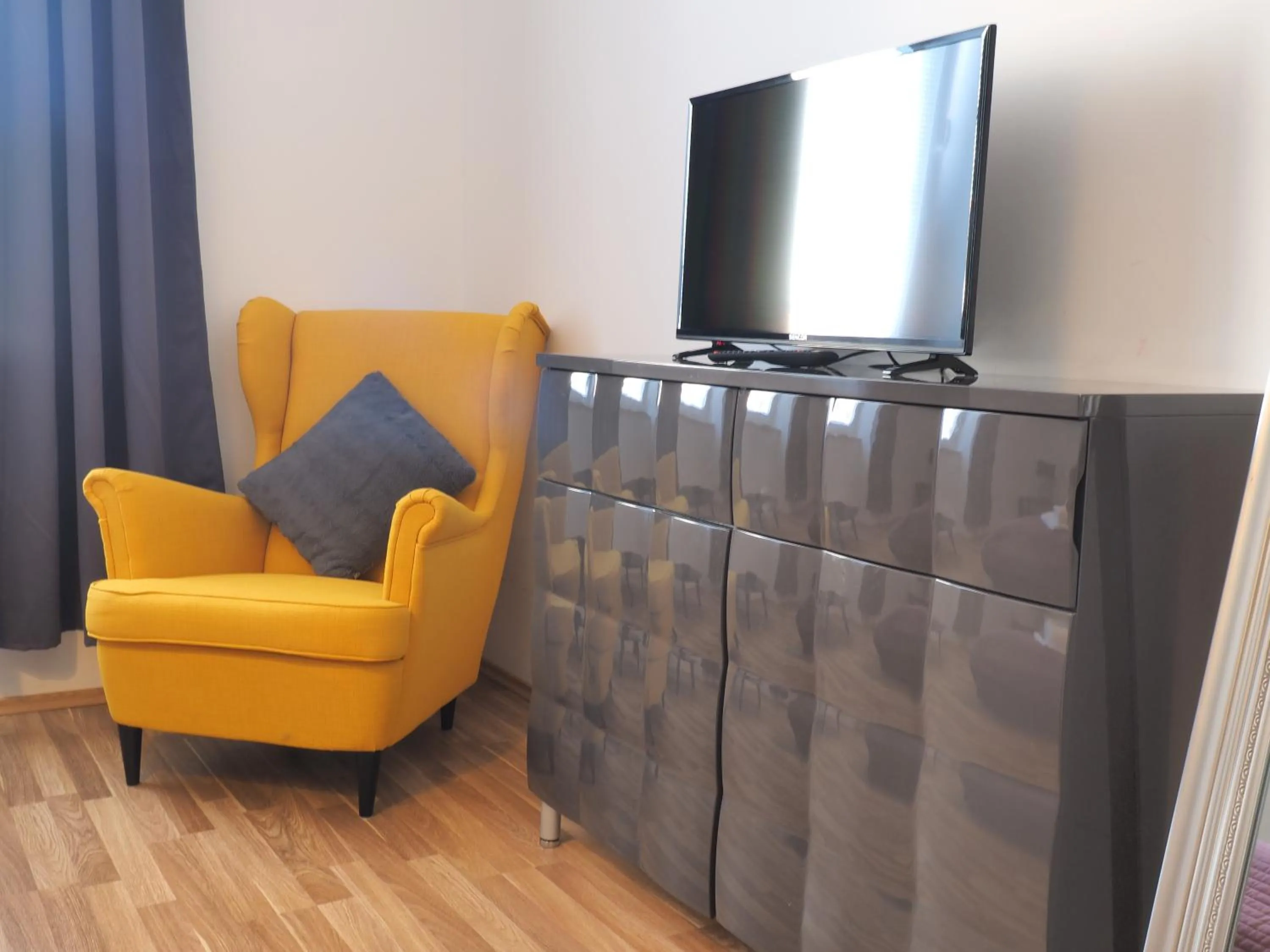 Decorative detail in Captain Emo City Apartments