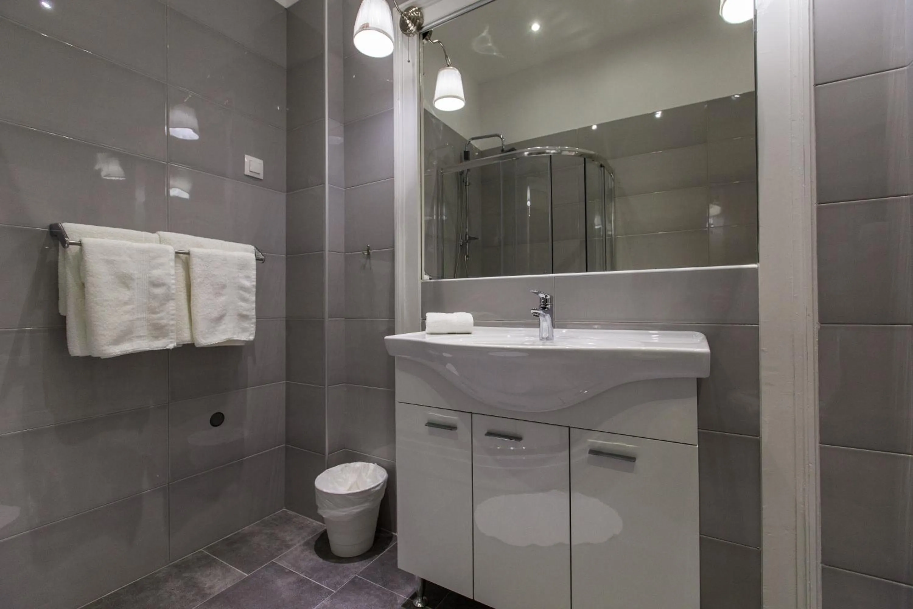 Toilet in Captain Emo City Apartments