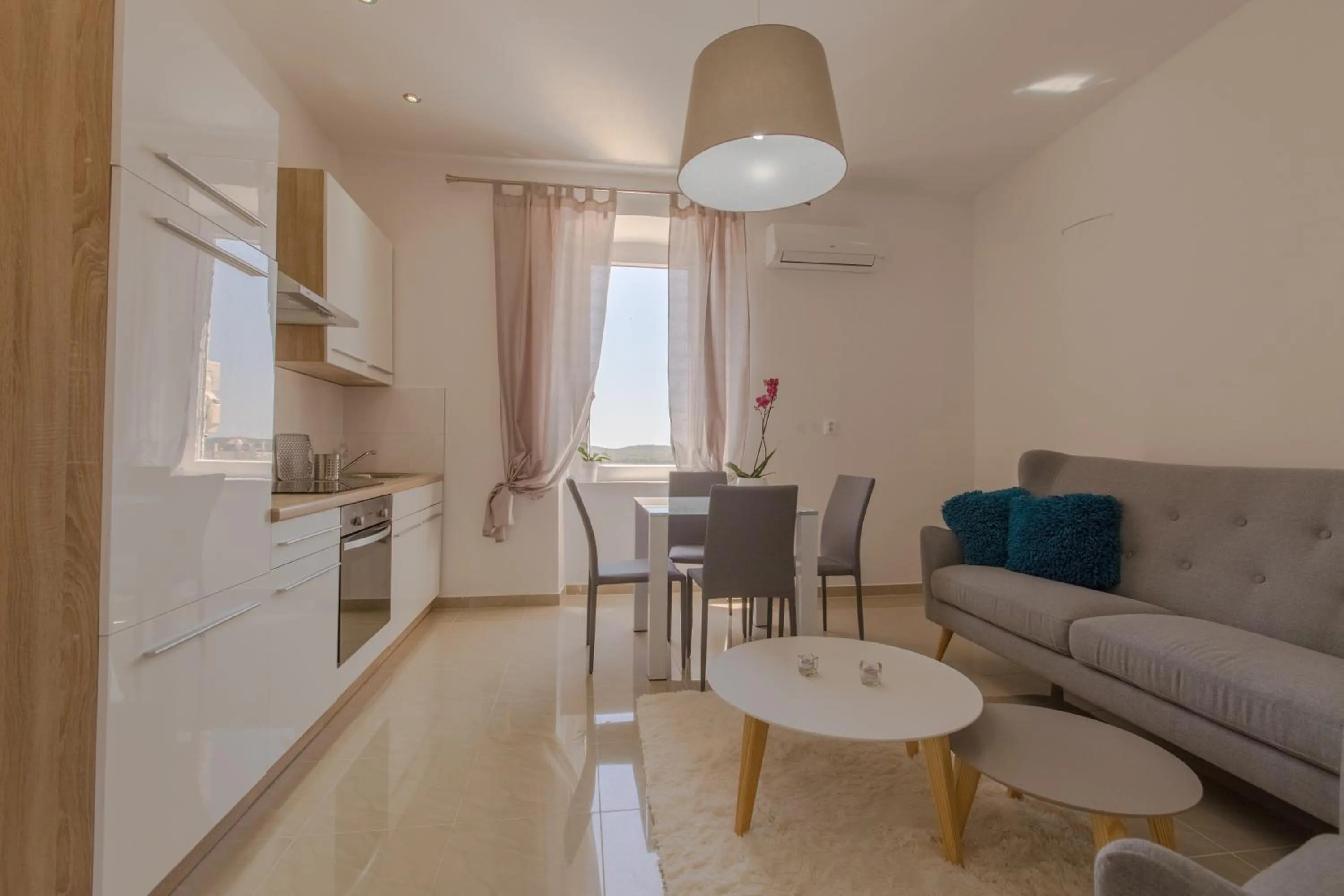 Photo of the whole room in Captain Emo City Apartments