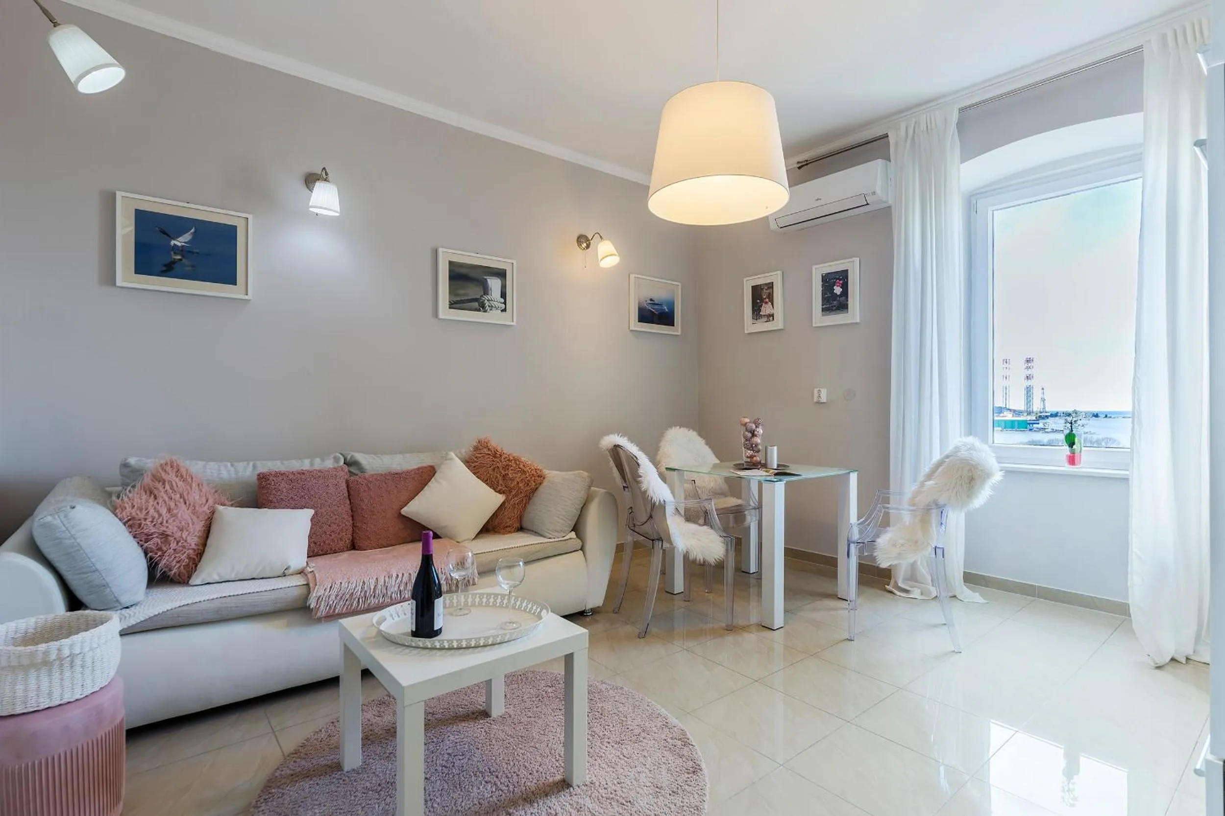 Seating area in Captain Emo City Apartments