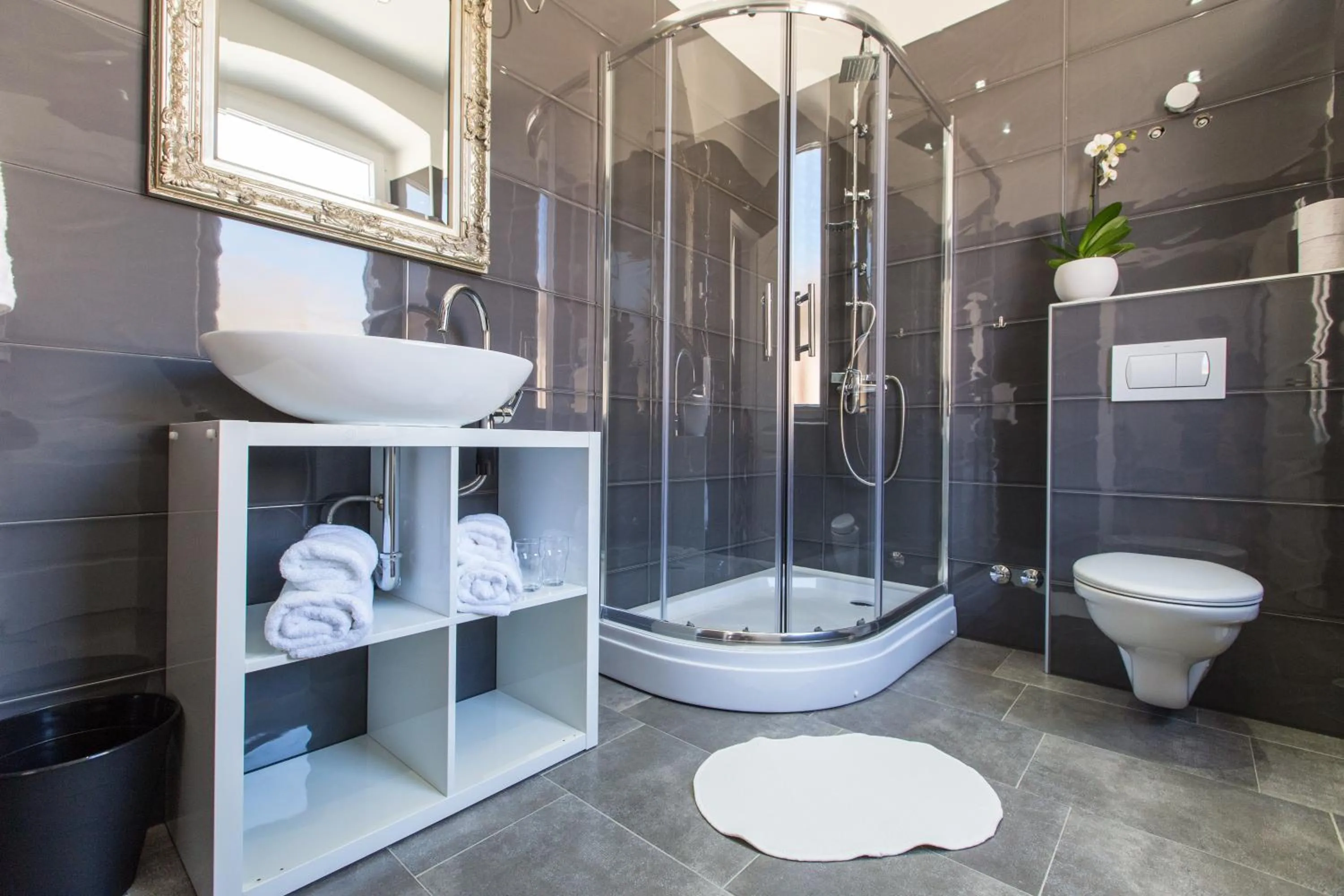 Bathroom in Captain Emo City Apartments