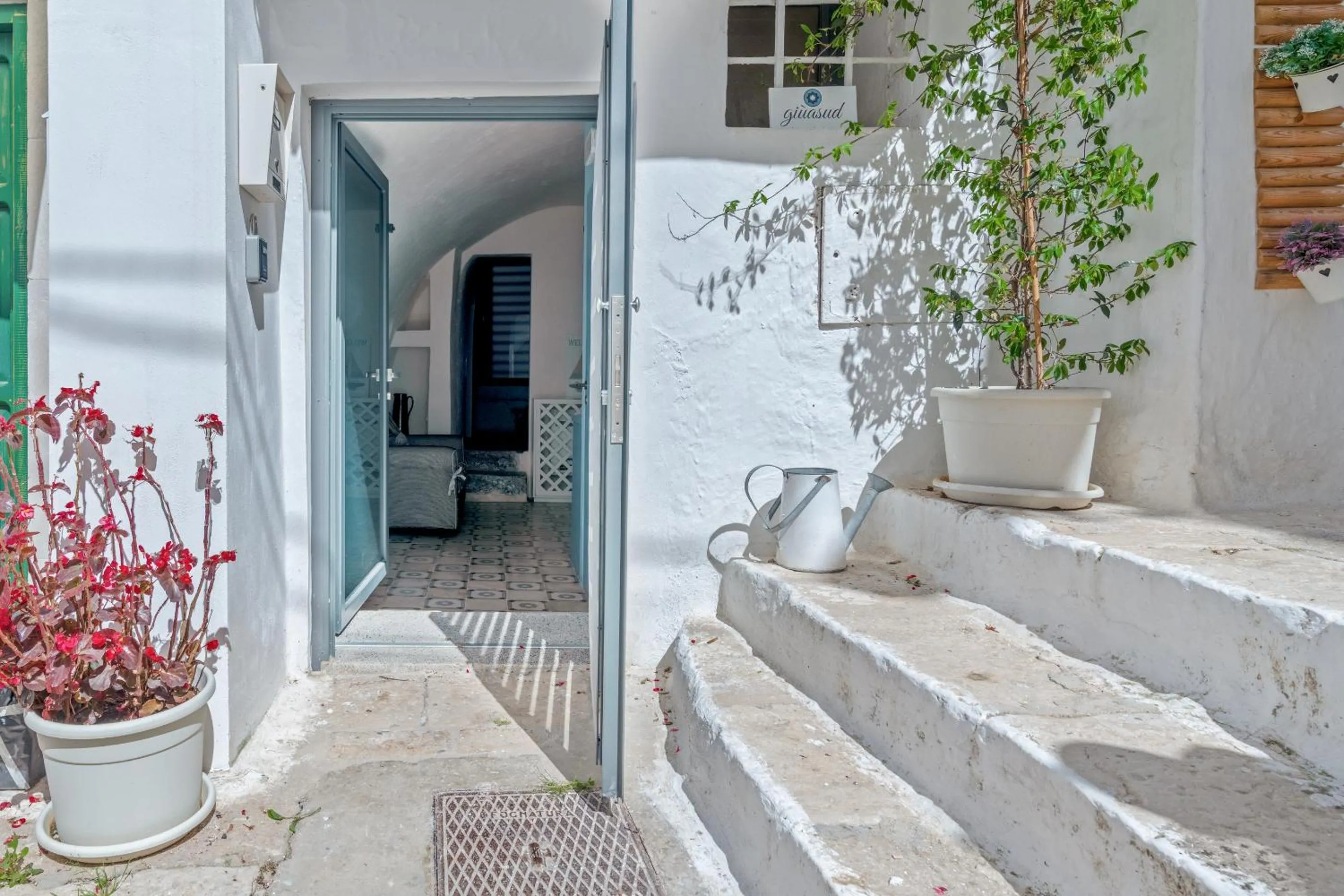 Facade/entrance in Le Piccole Case Bianche